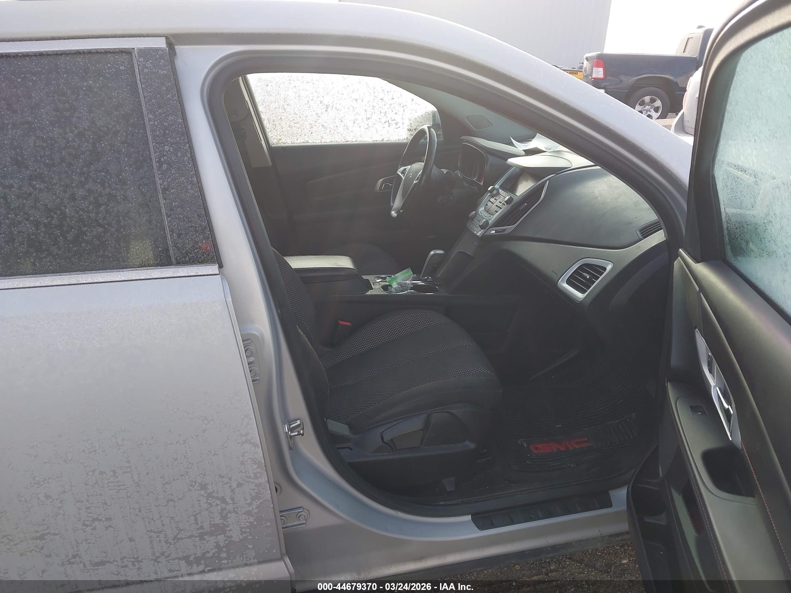 GMC TERRAIN image 5