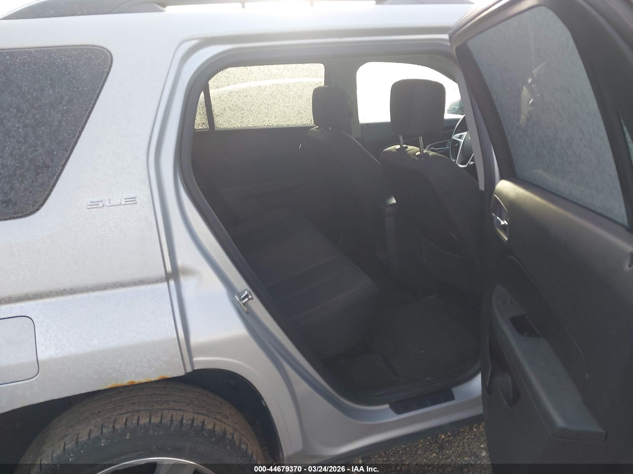 GMC TERRAIN image 8