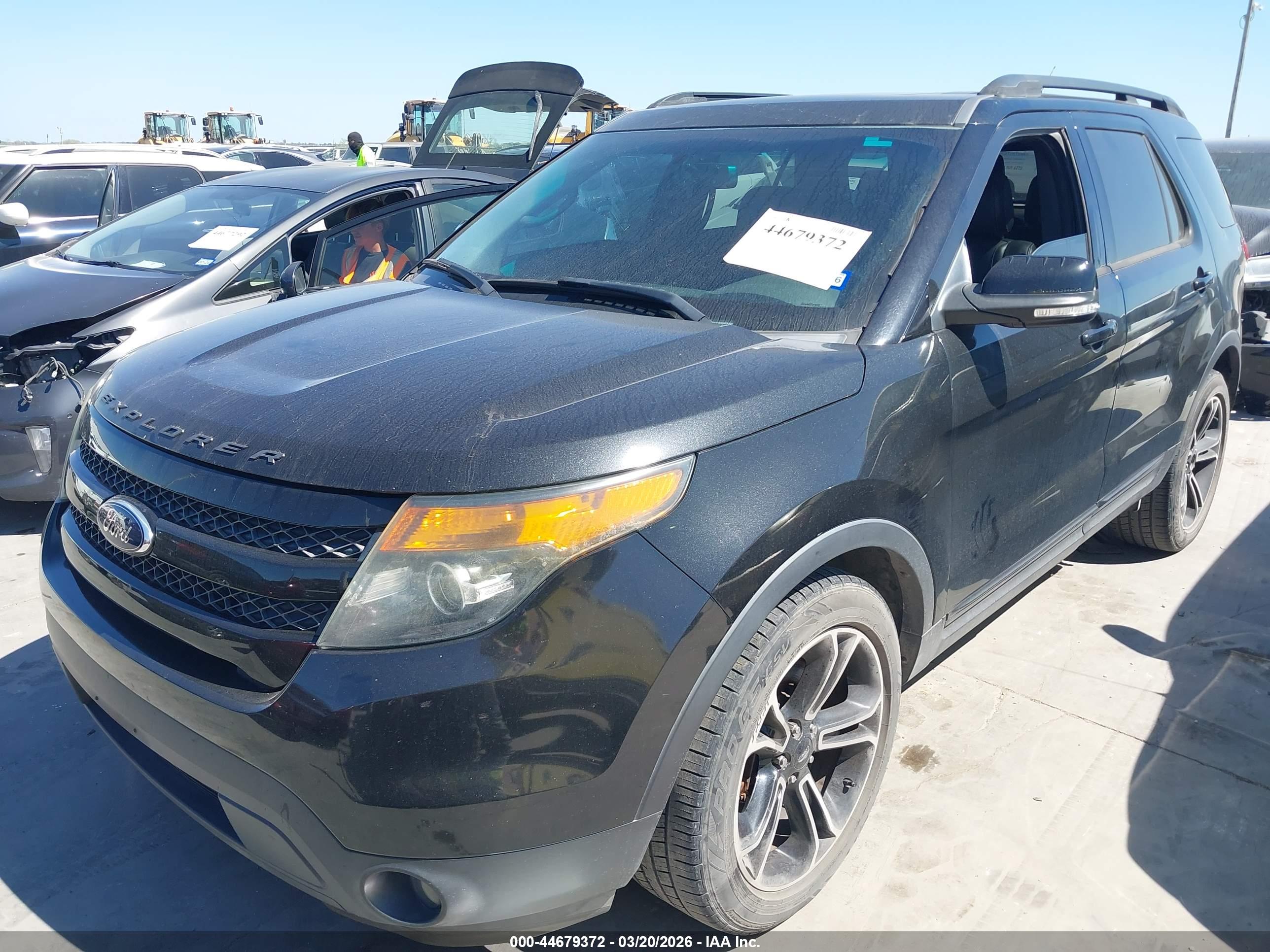 FORD EXPLORER image 2