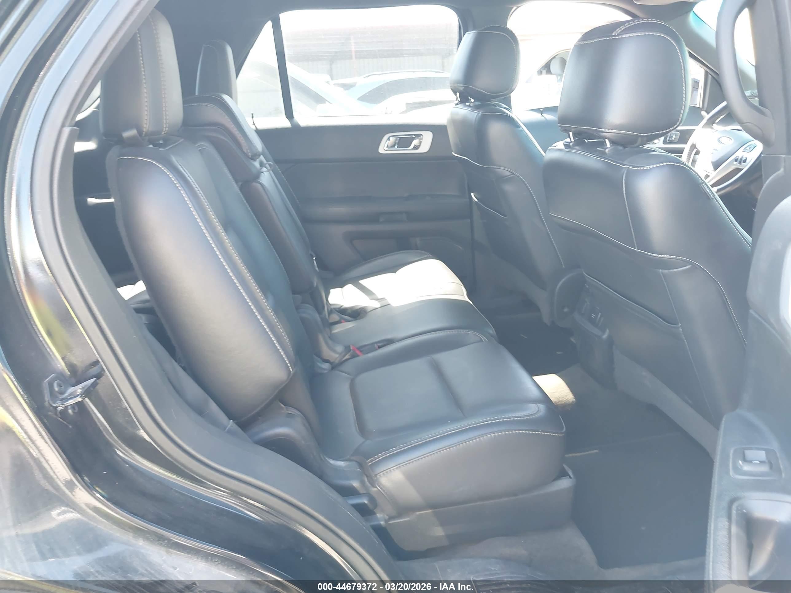 FORD EXPLORER image 8