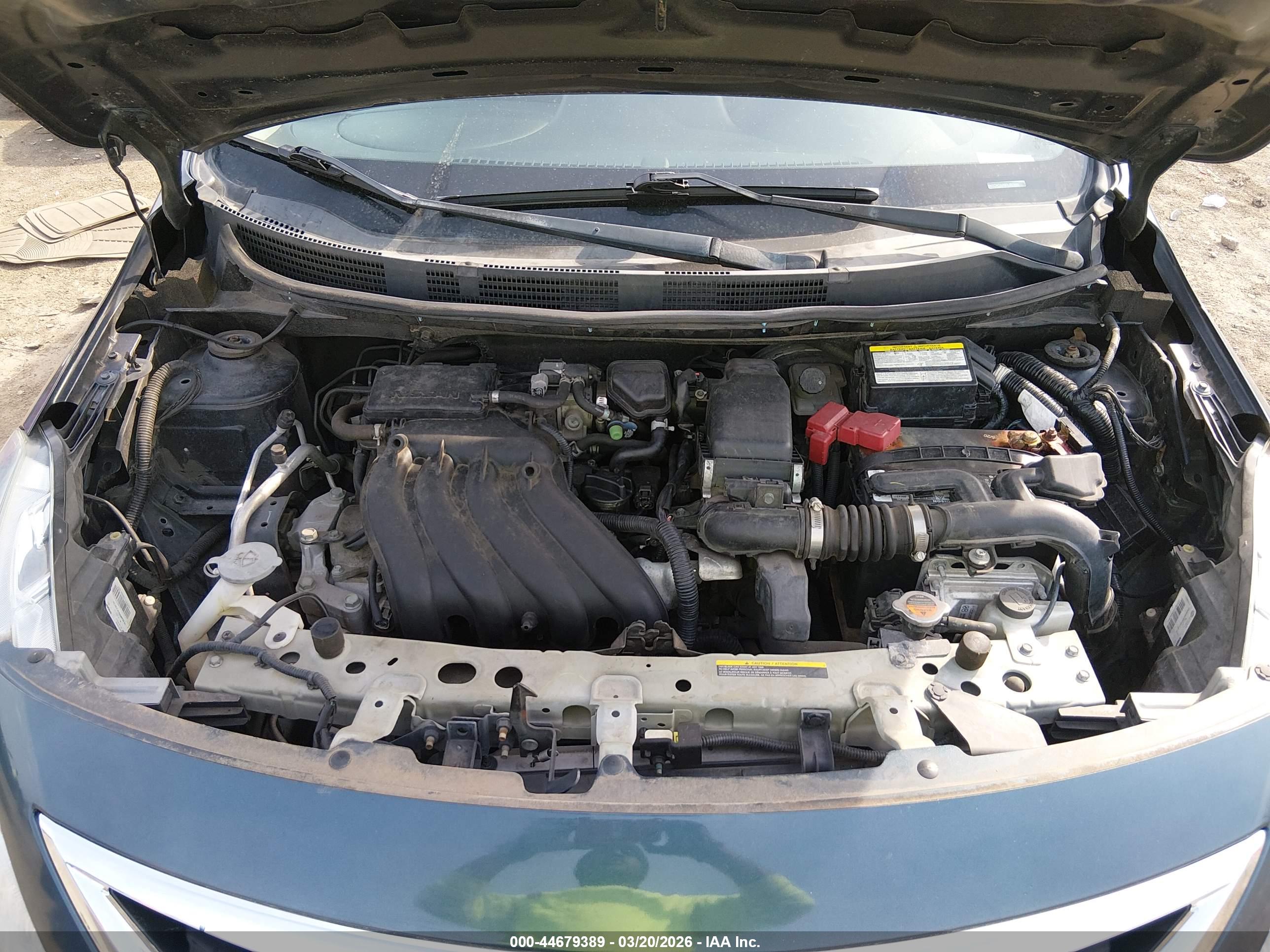 NISSAN VERSA image 10
