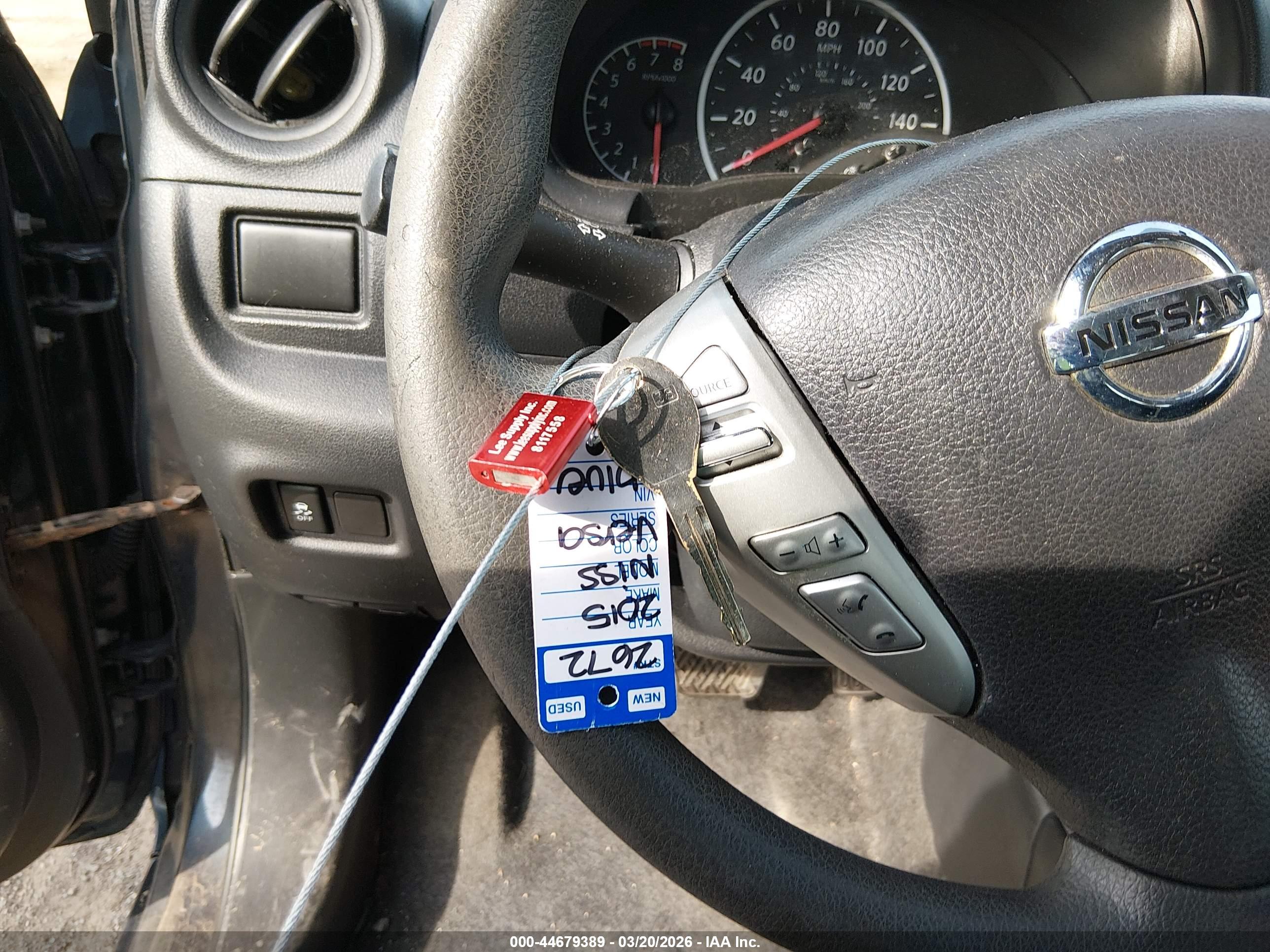NISSAN VERSA image 11