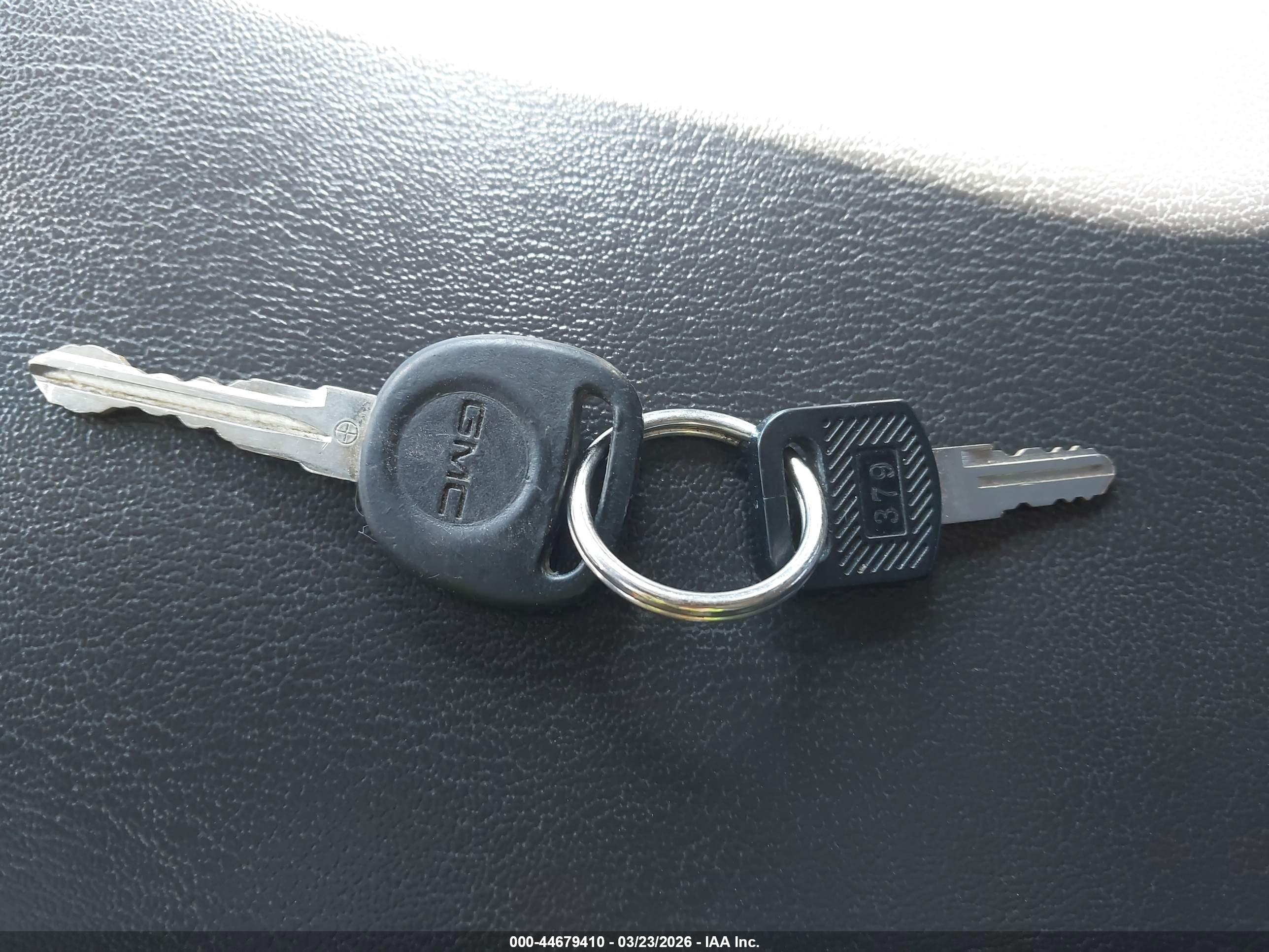 GMC ACADIA image 11