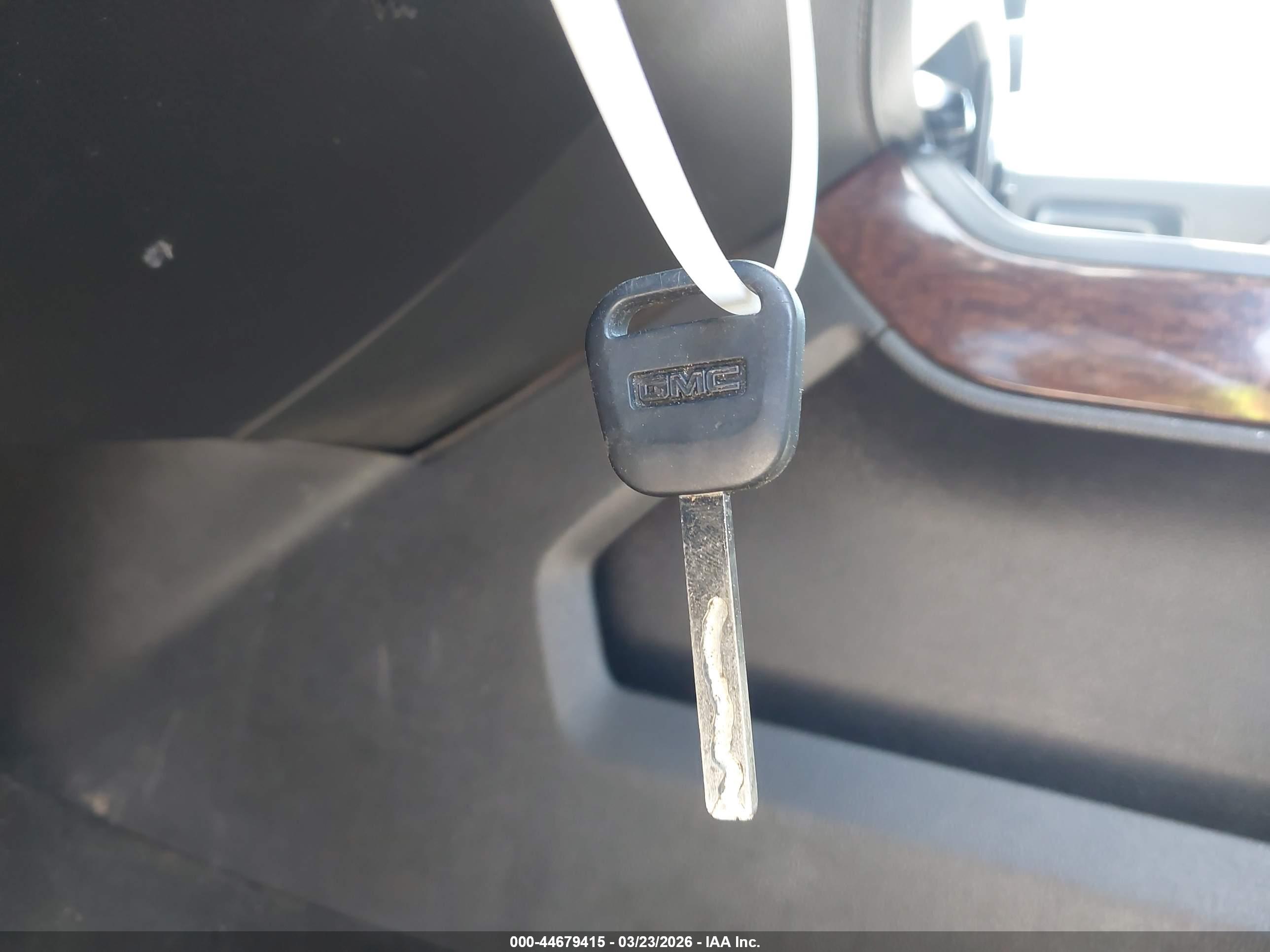 GMC SIERRA image 11