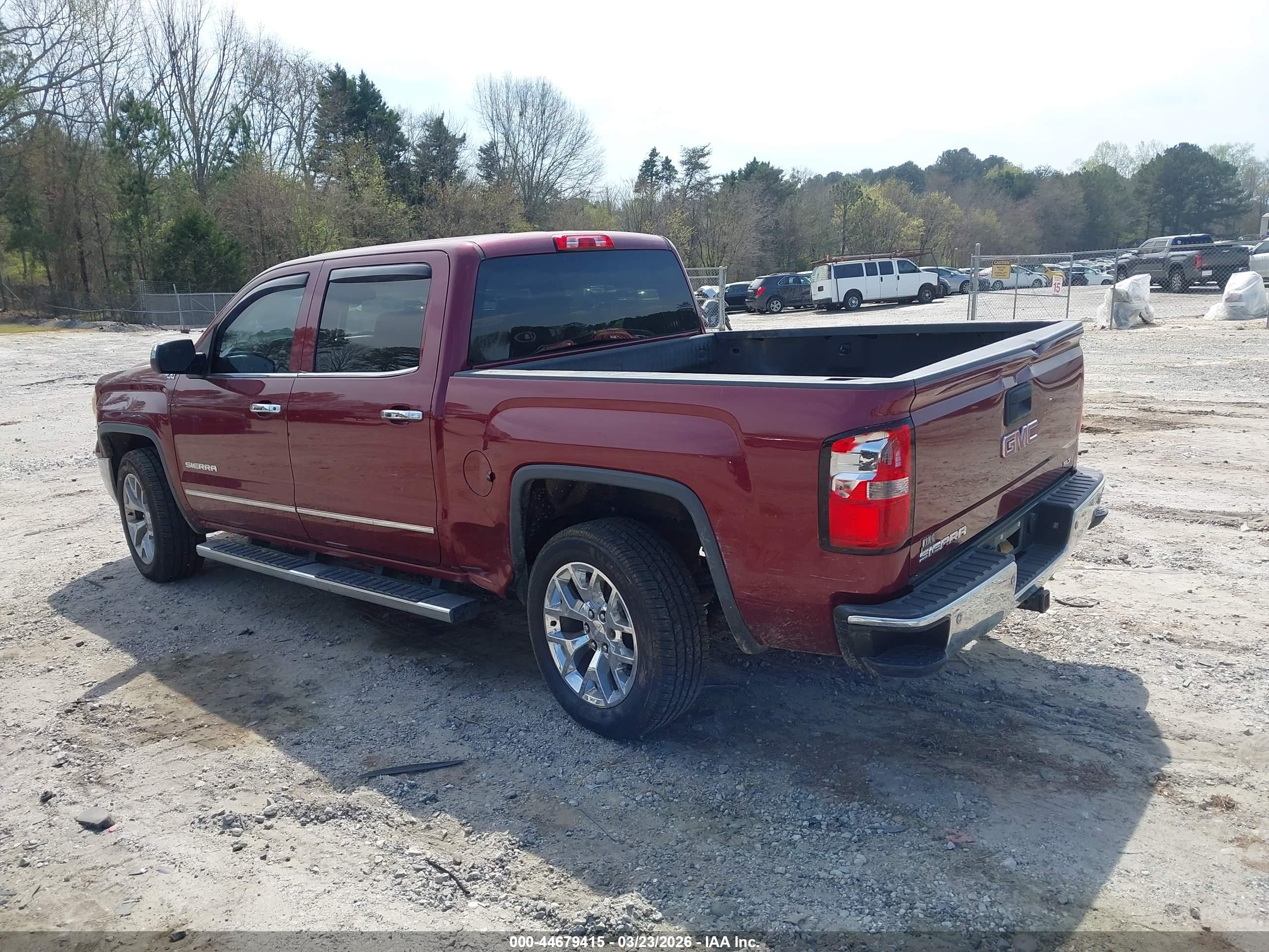GMC SIERRA image 3