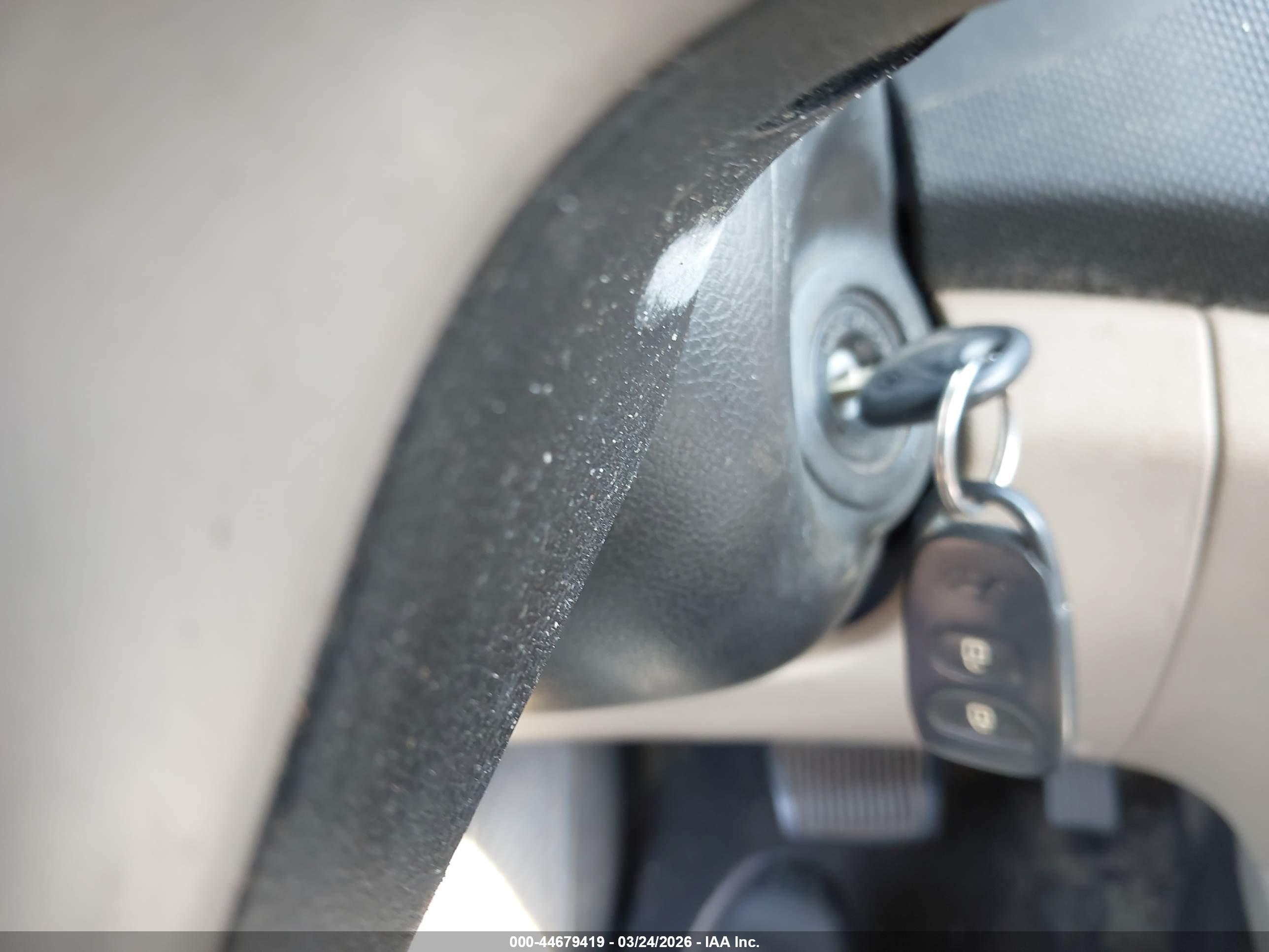 HYUNDAI ACCENT image 11