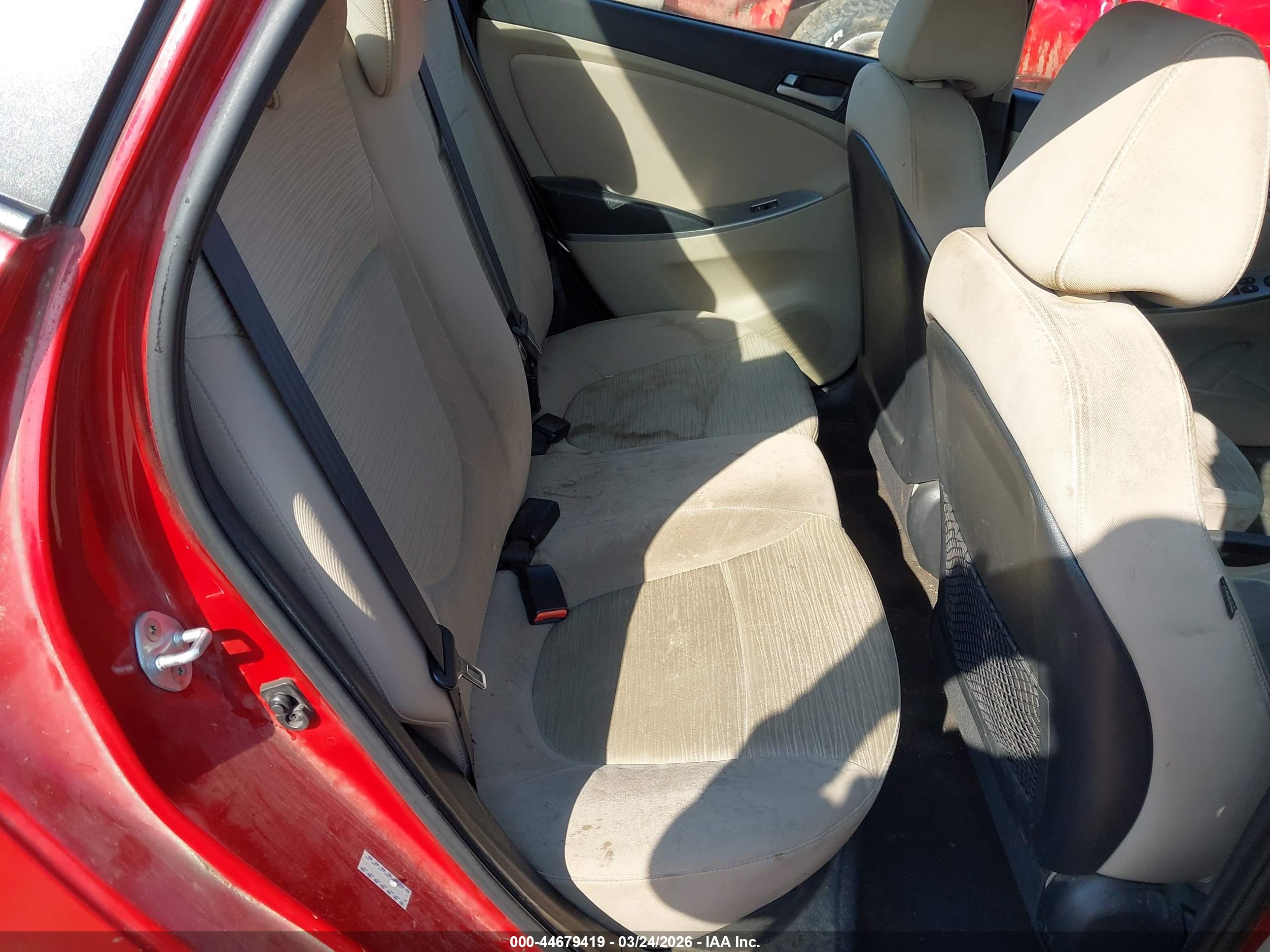 HYUNDAI ACCENT image 8