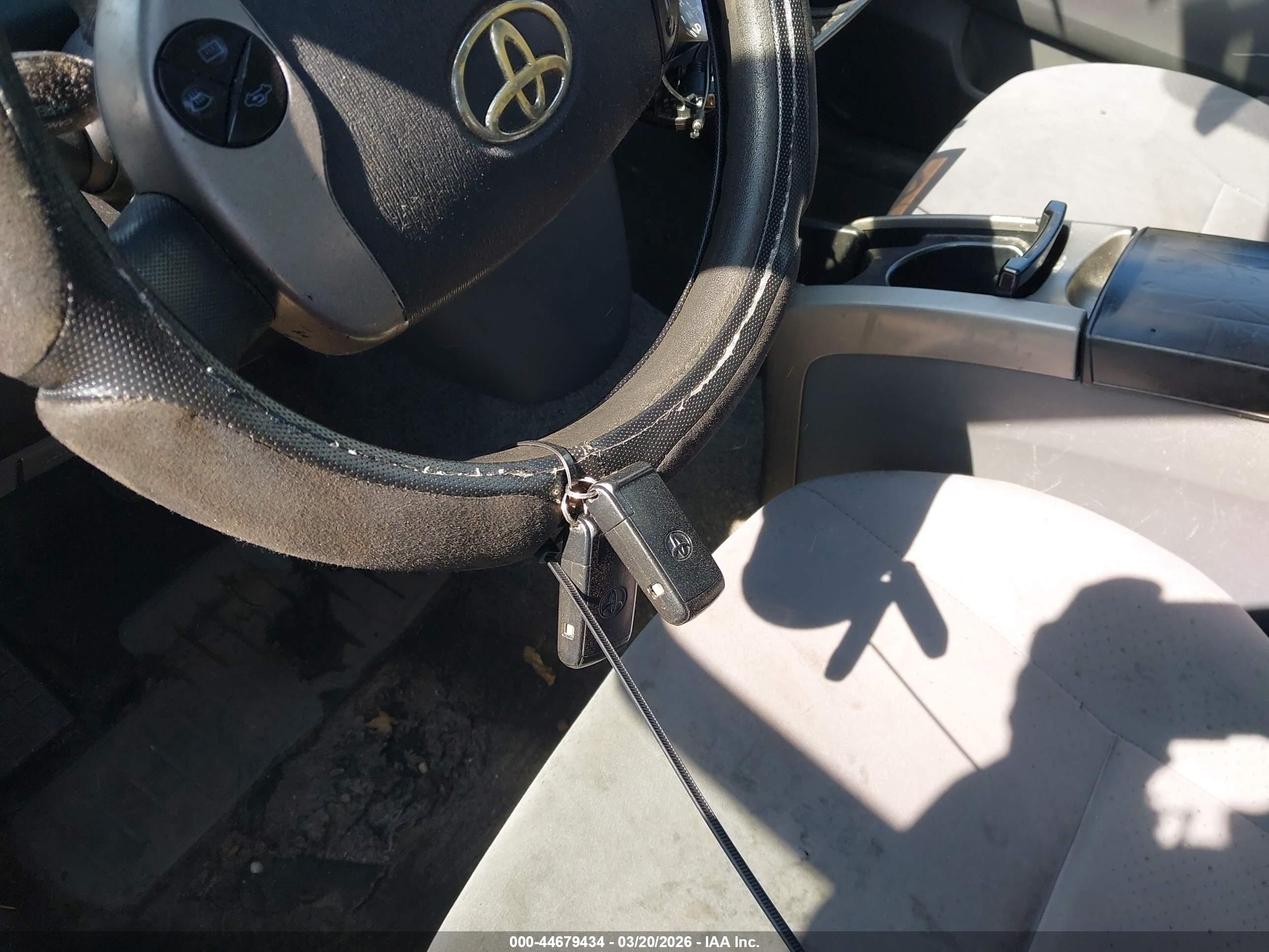 TOYOTA PRIUS image 11