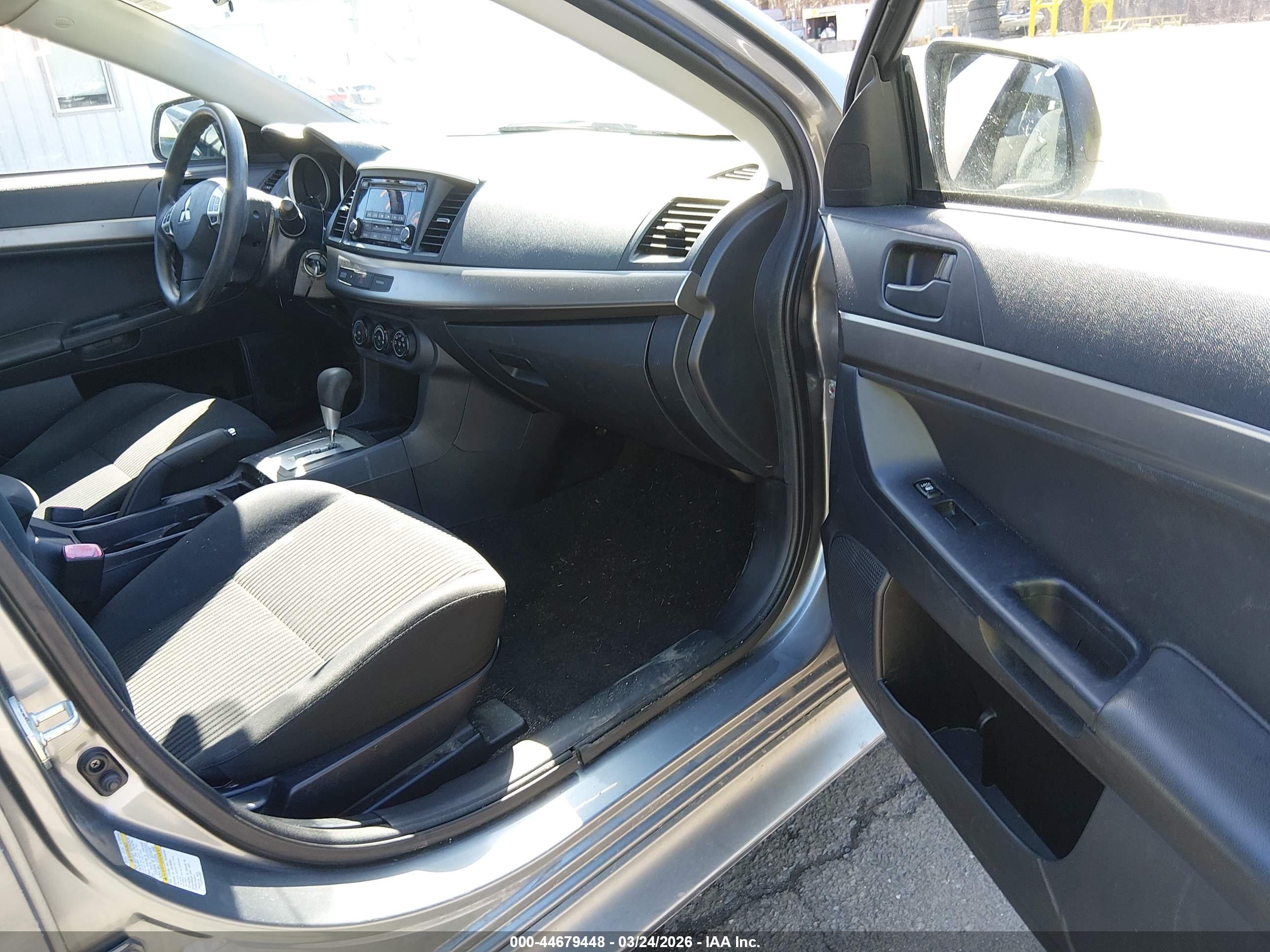 MITSUBISHI LANCER image 5
