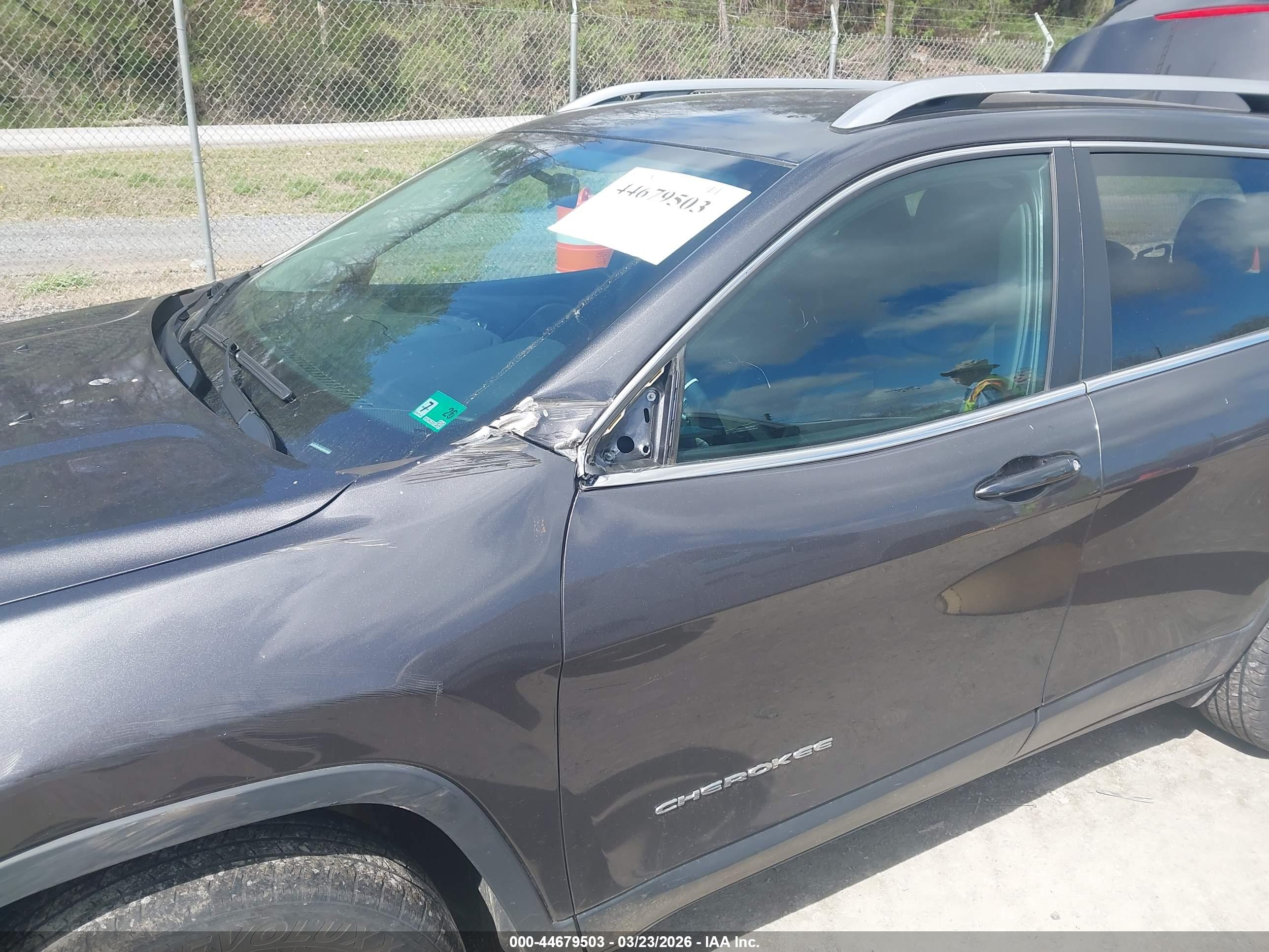 JEEP CHEROKEE image 6