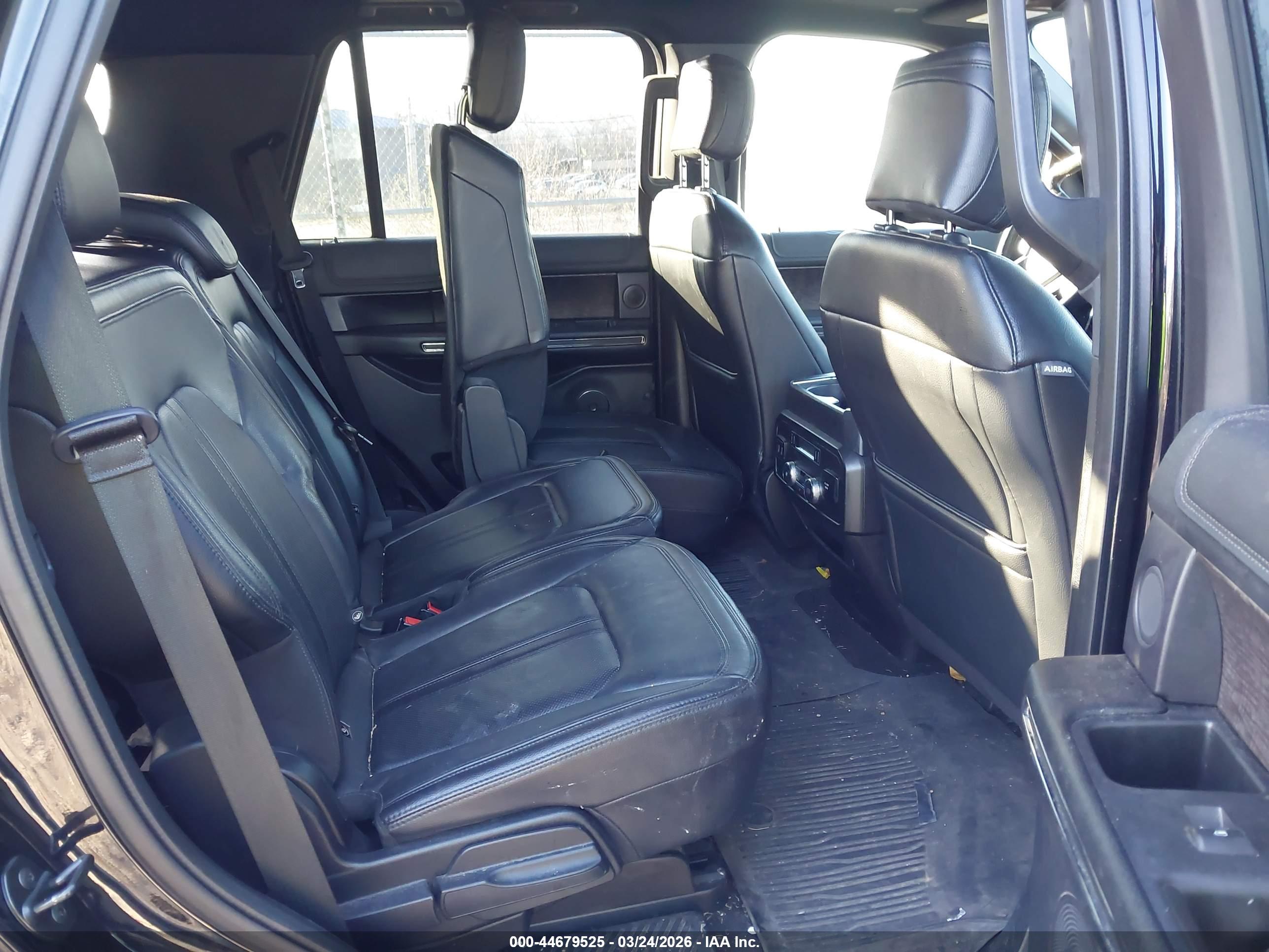 FORD EXPEDITION image 8
