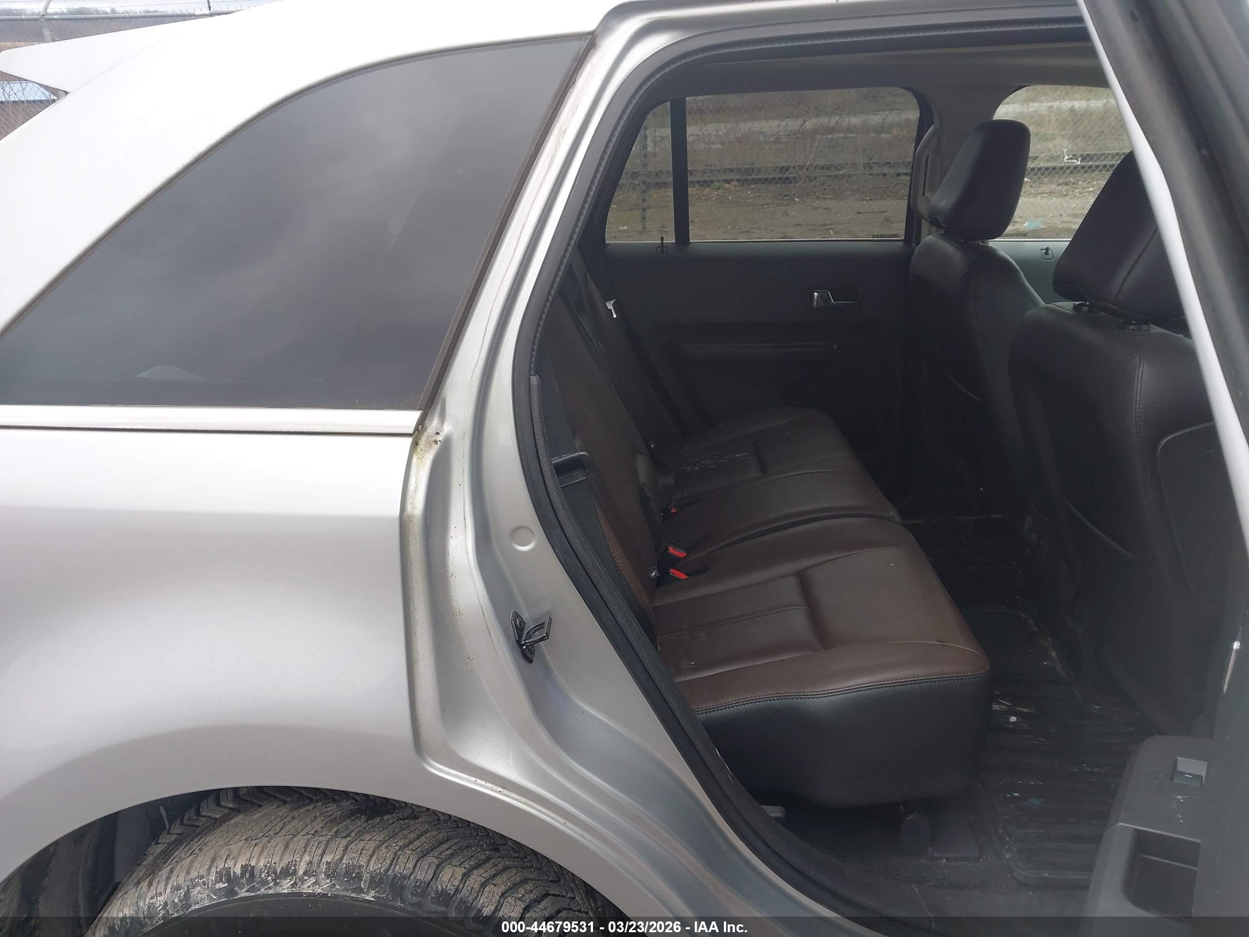 FORD EDGE image 8