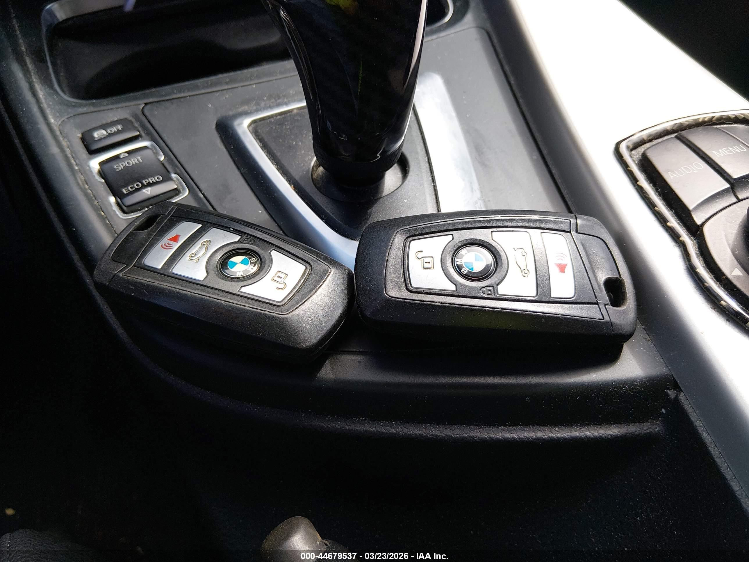 BMW 320I image 11