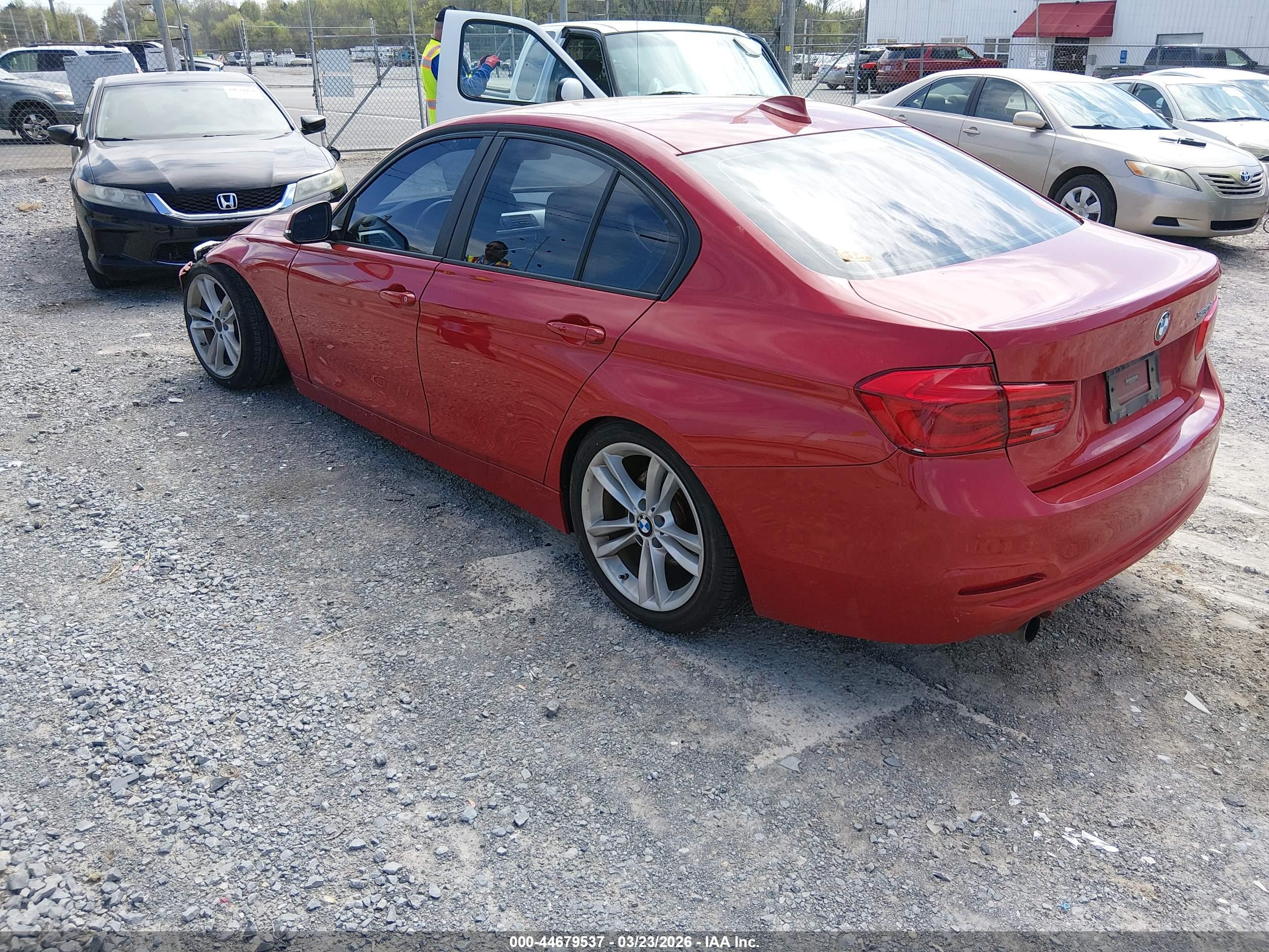 BMW 320I image 3