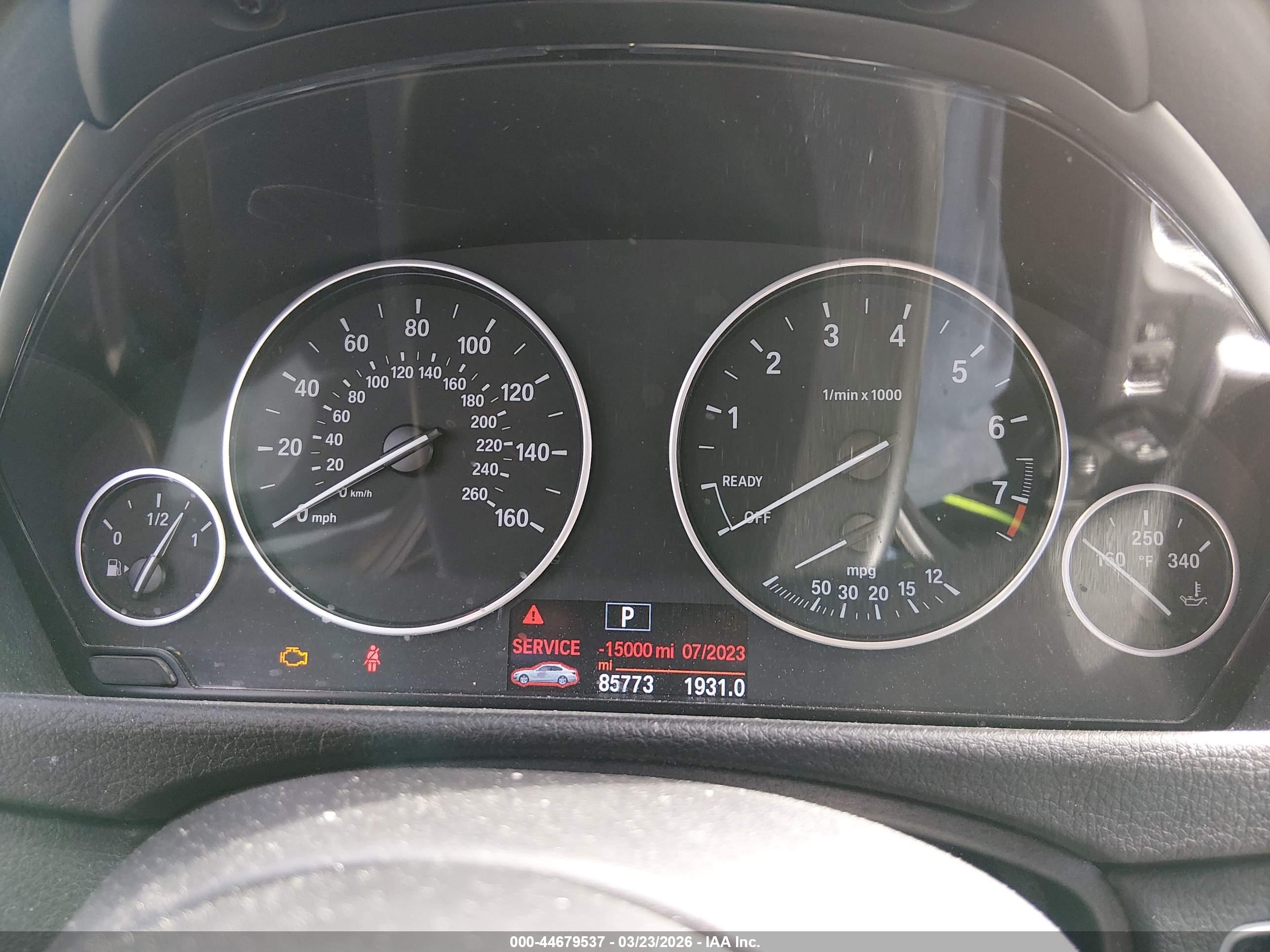 BMW 320I image 7