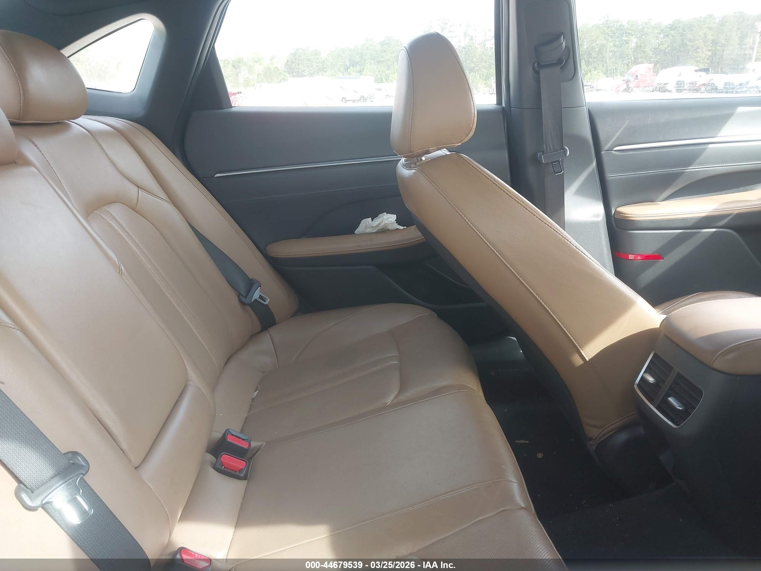 HYUNDAI SONATA image 8