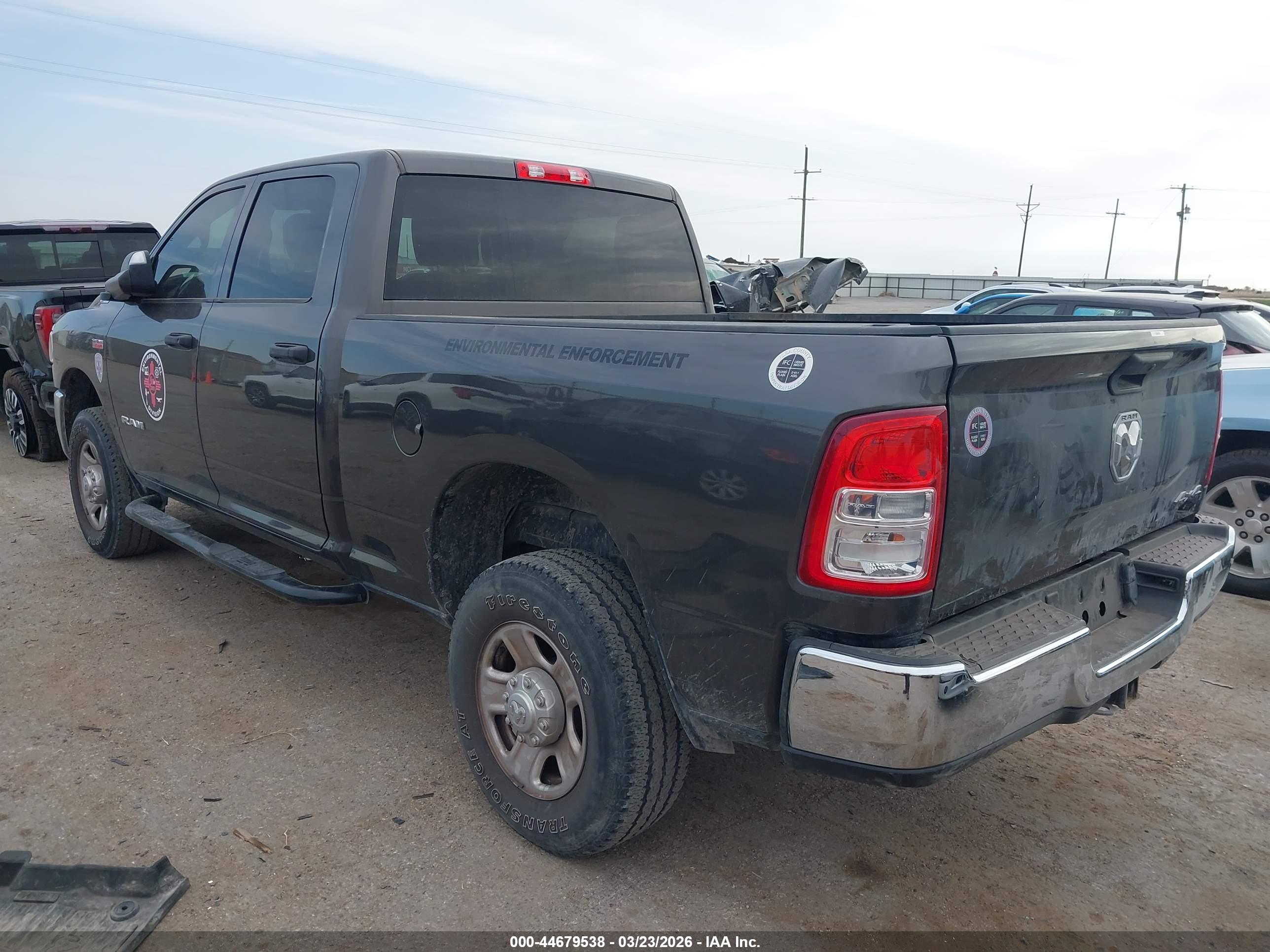 RAM 2500 image 3