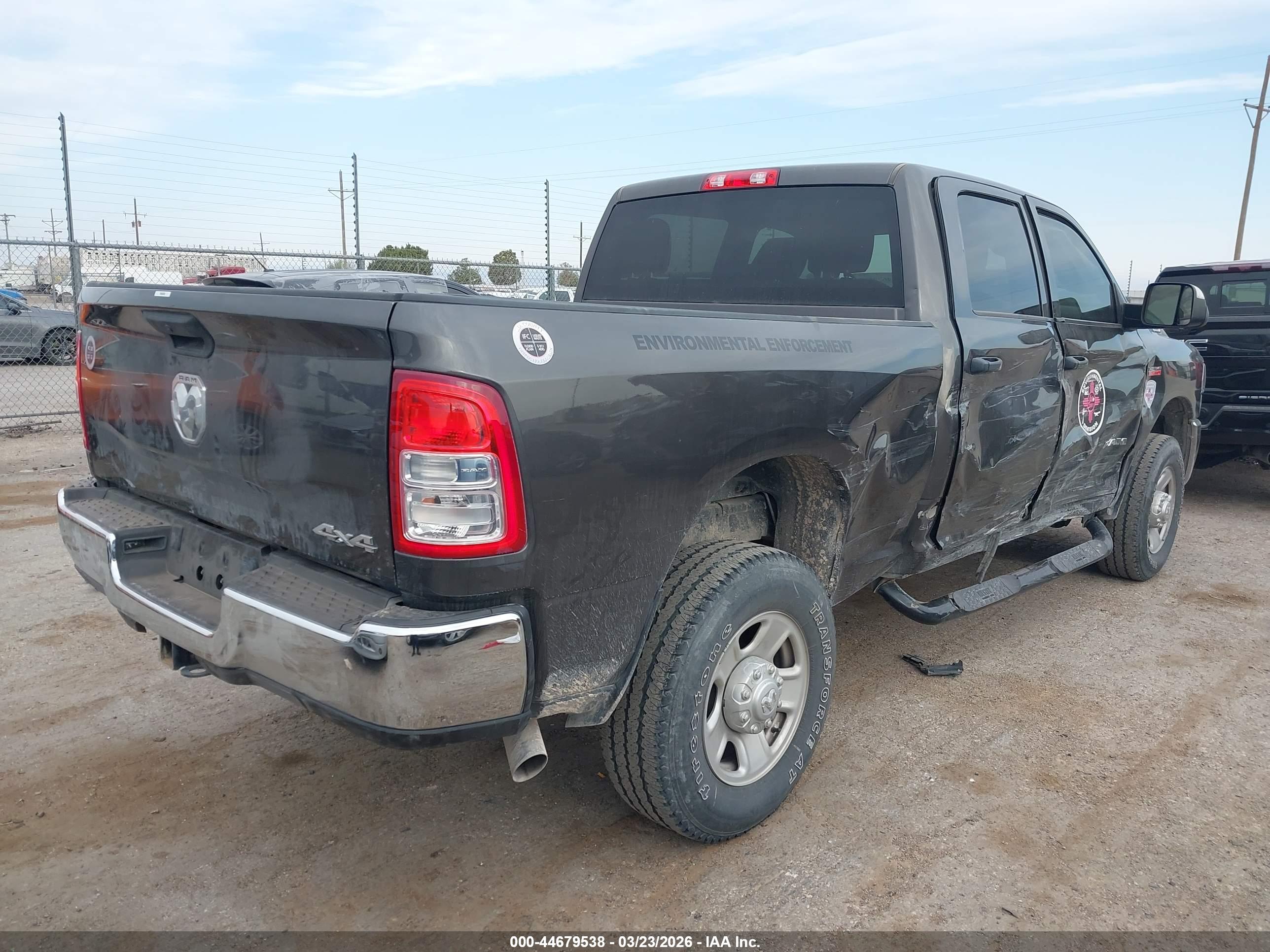 RAM 2500 image 4