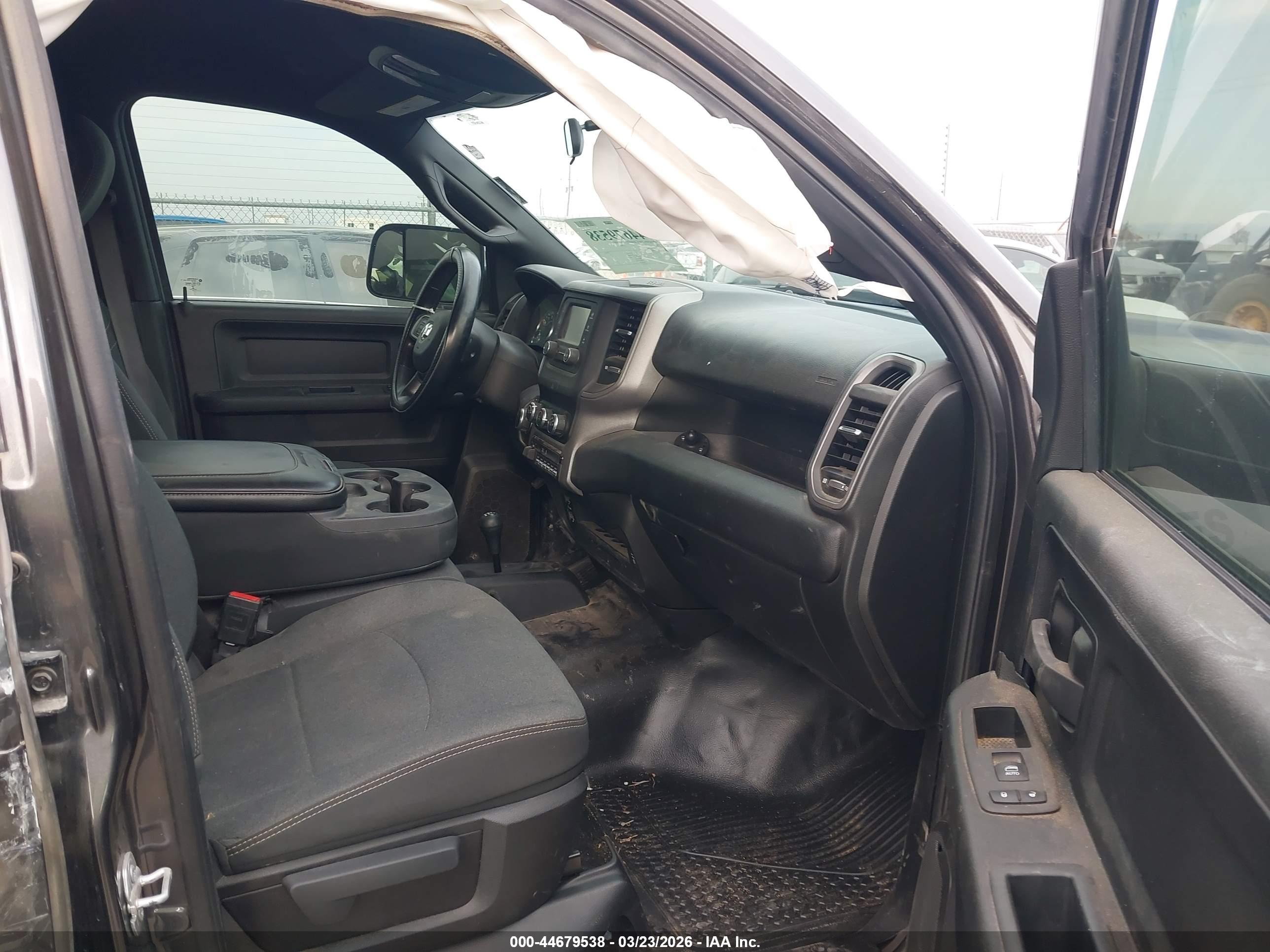 RAM 2500 image 5