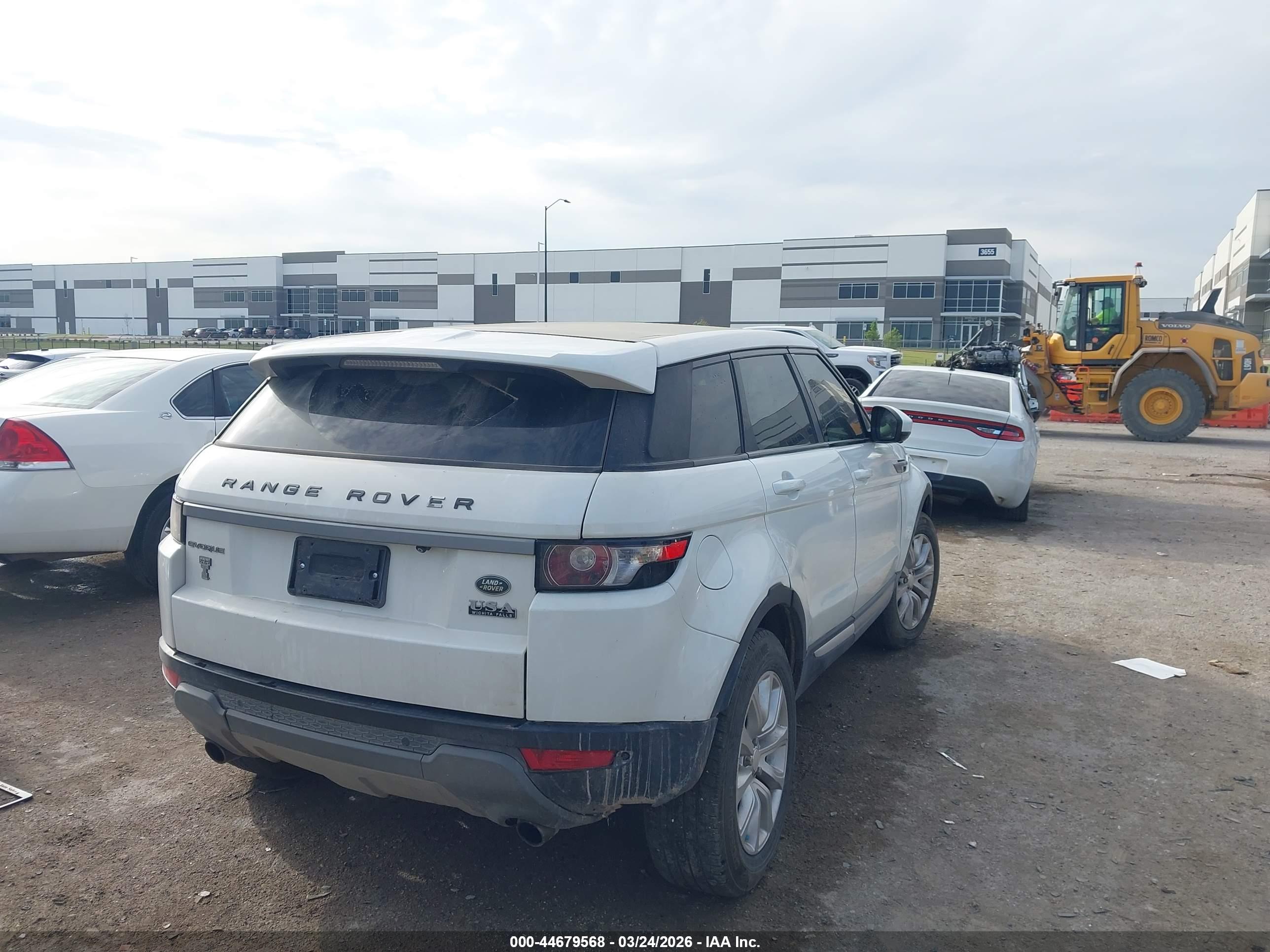 LAND ROVER image 4