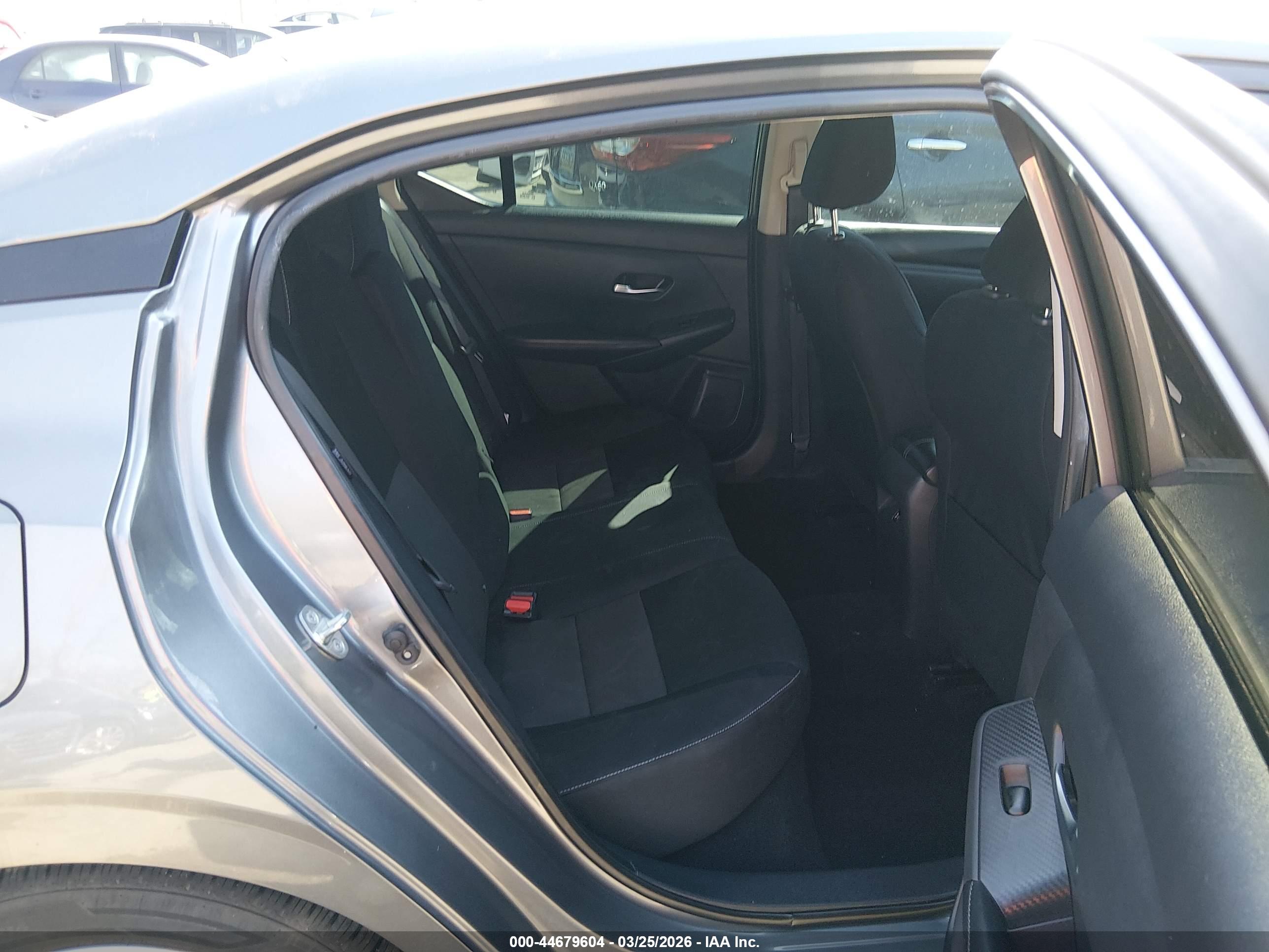 NISSAN SENTRA image 8