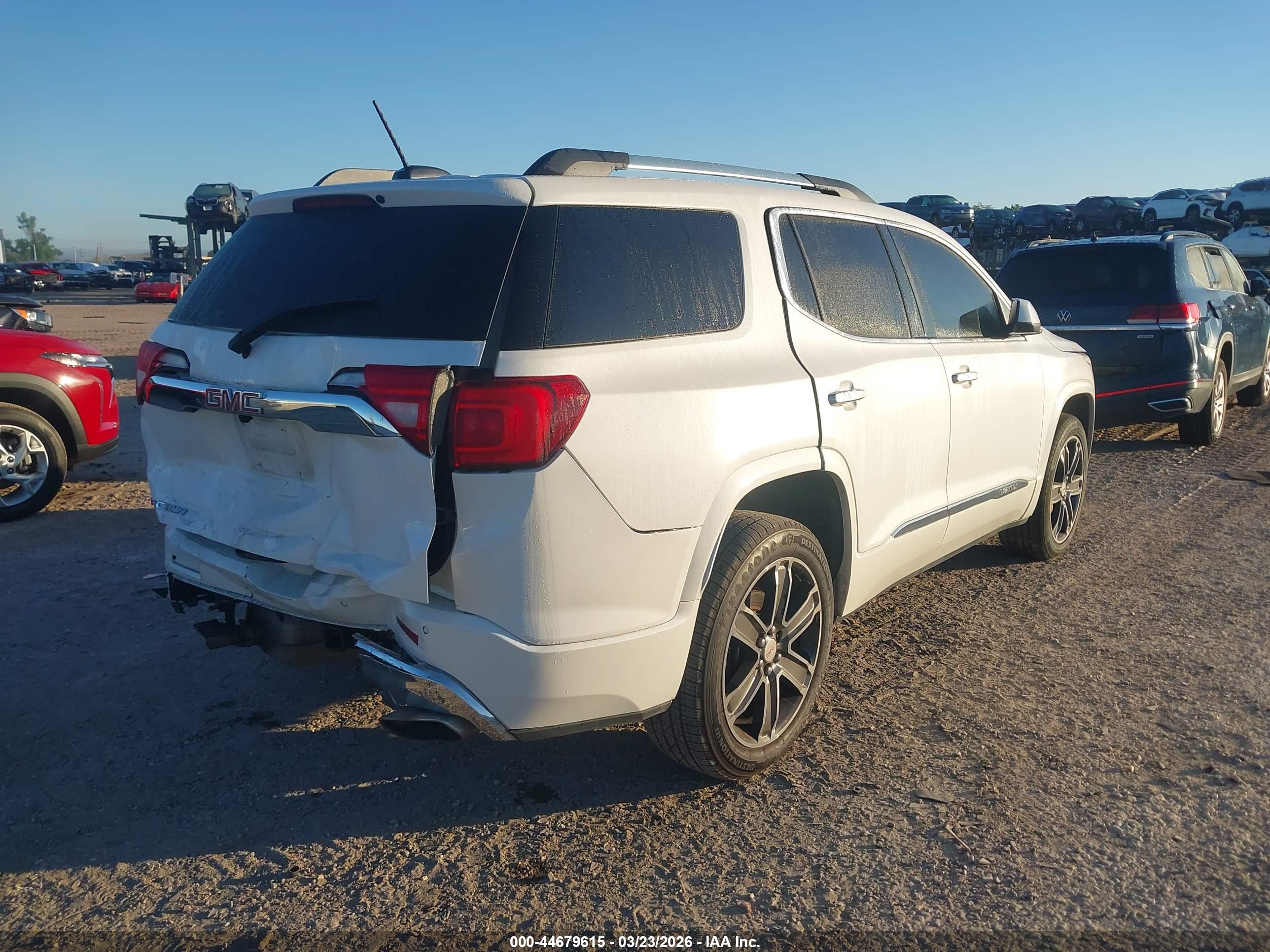 GMC ACADIA image 4