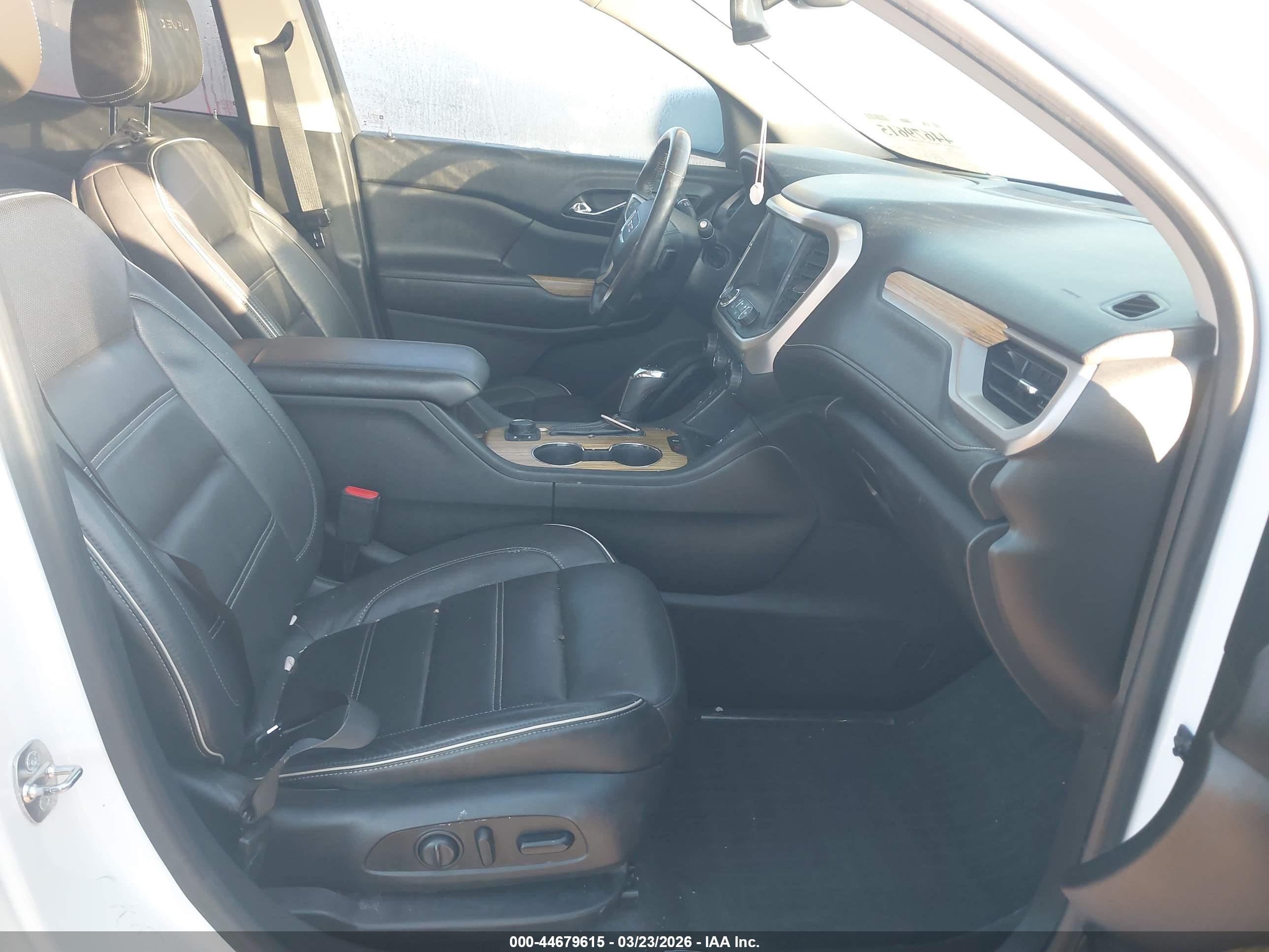 GMC ACADIA image 5
