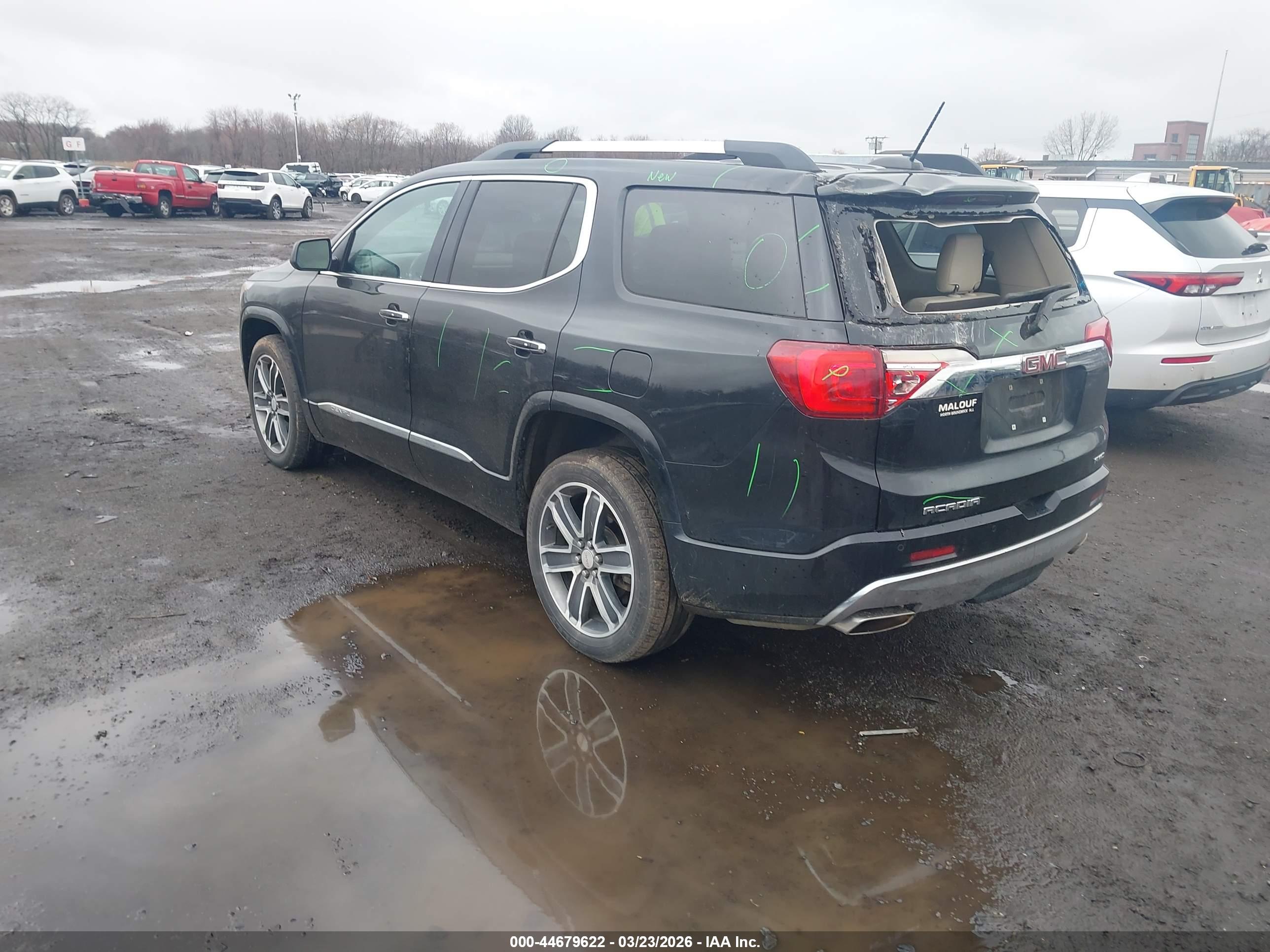 GMC ACADIA image 3