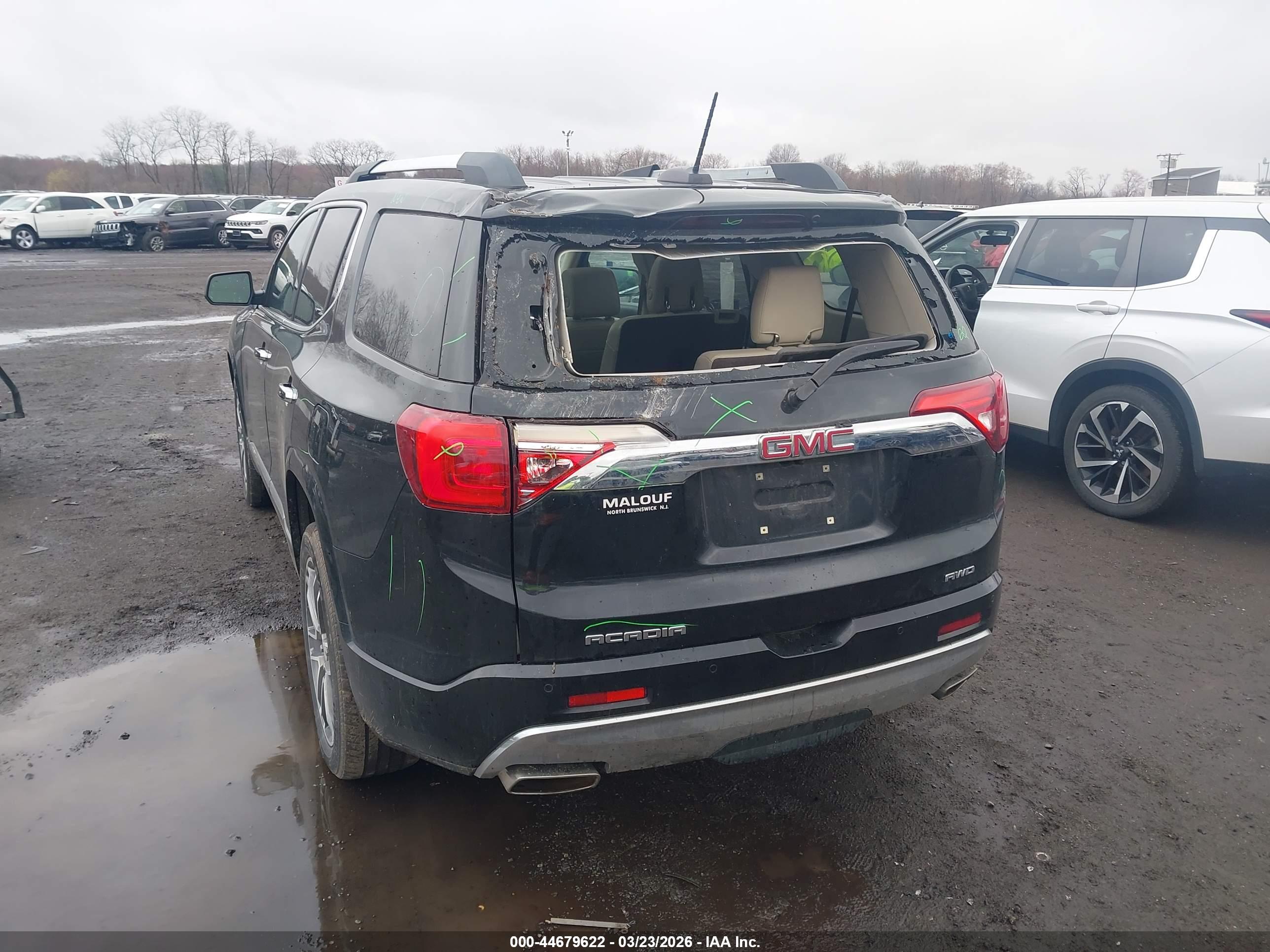 GMC ACADIA image 6