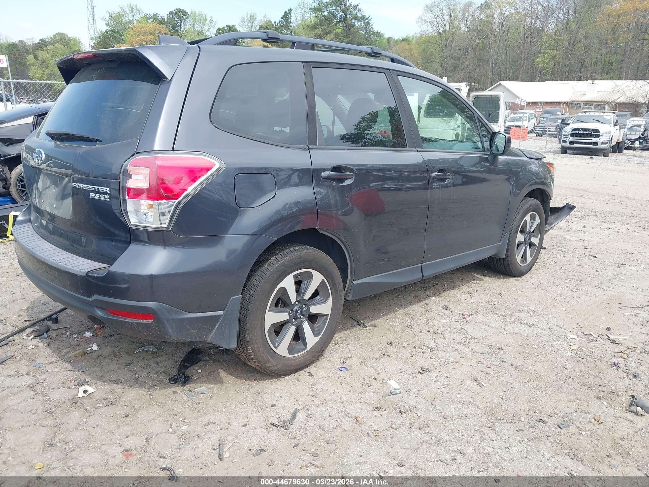 SUBARU FORESTER image 4