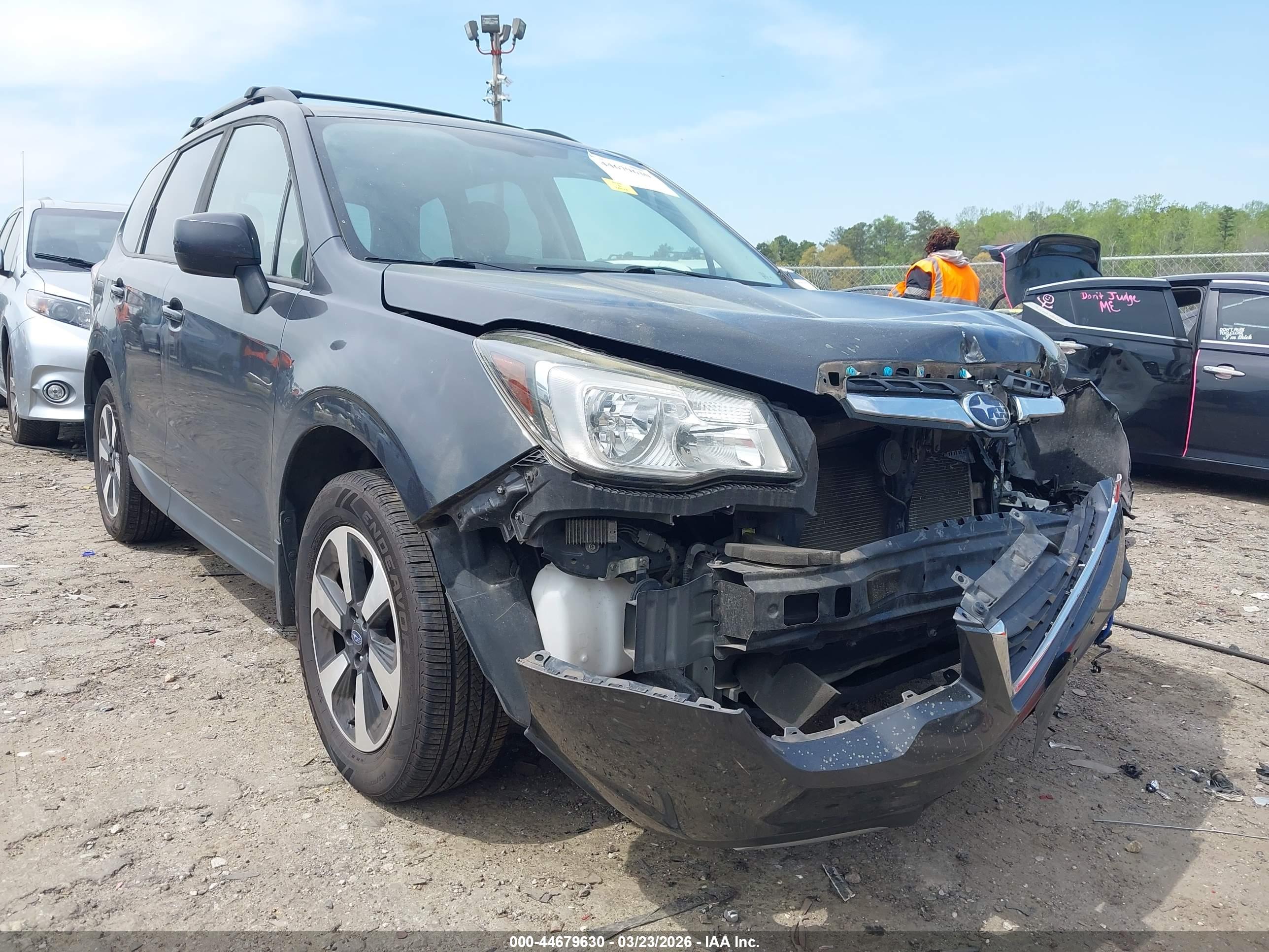 SUBARU FORESTER image 6