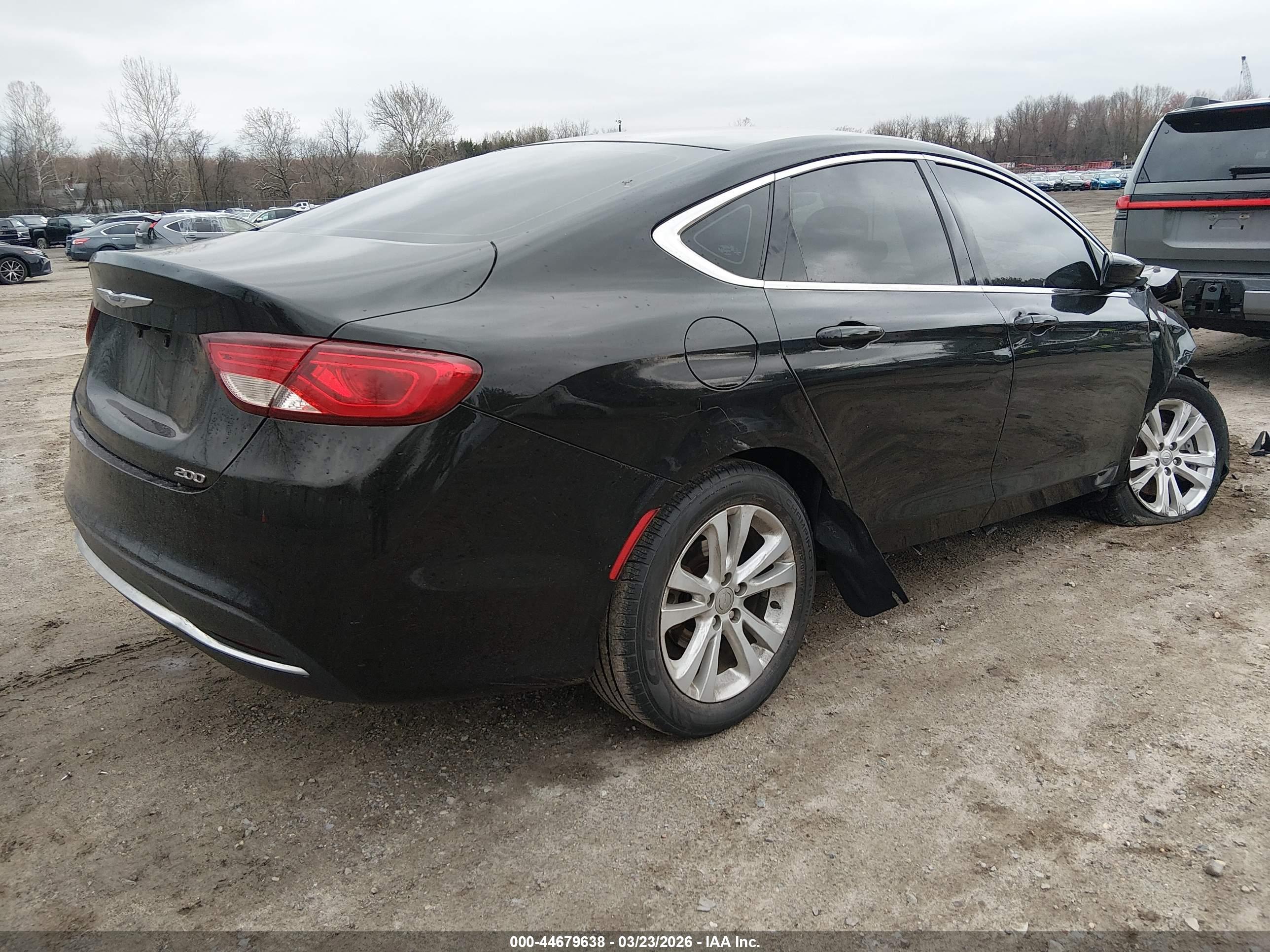 CHRYSLER 200 image 4