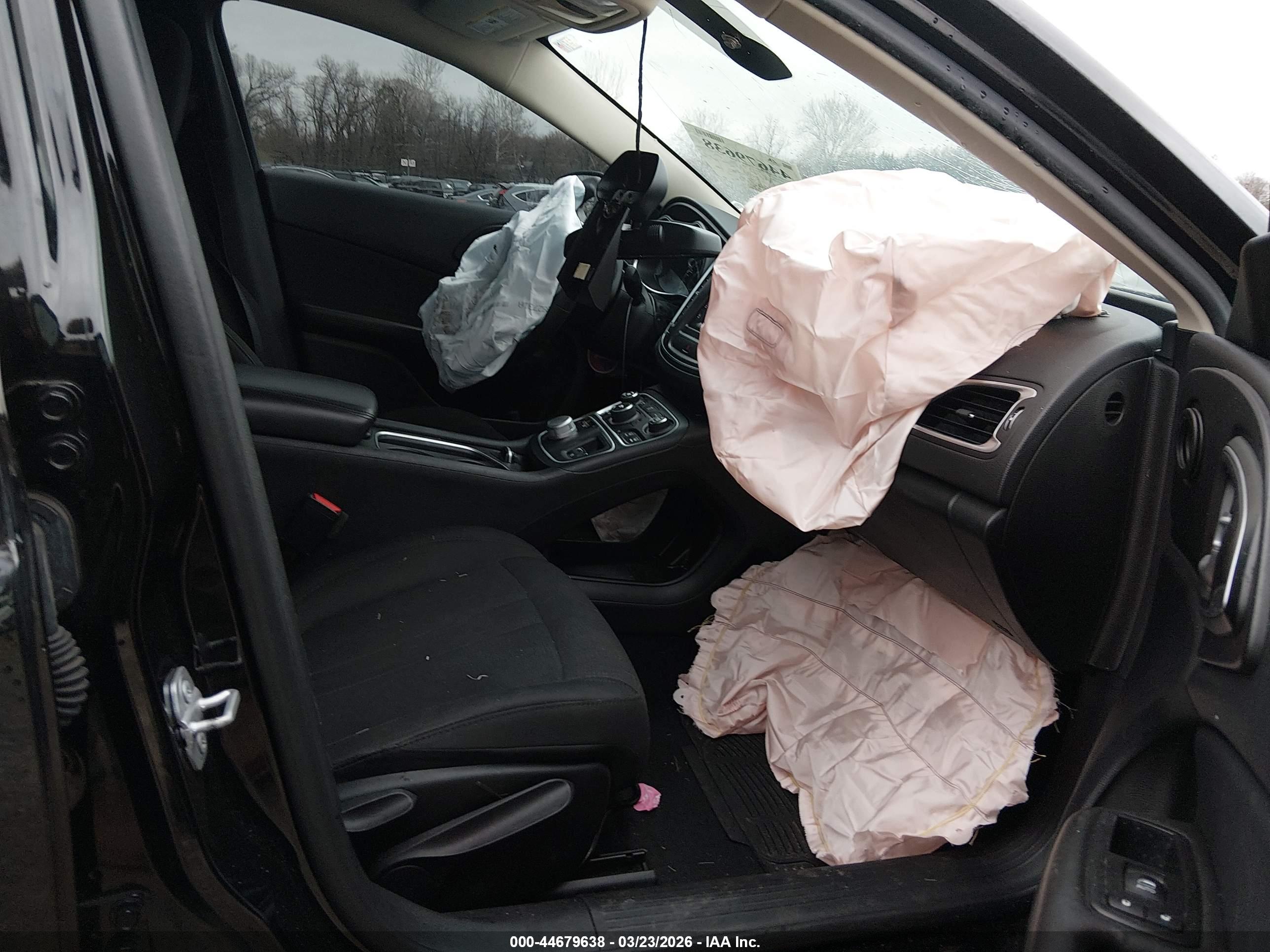 CHRYSLER 200 image 5