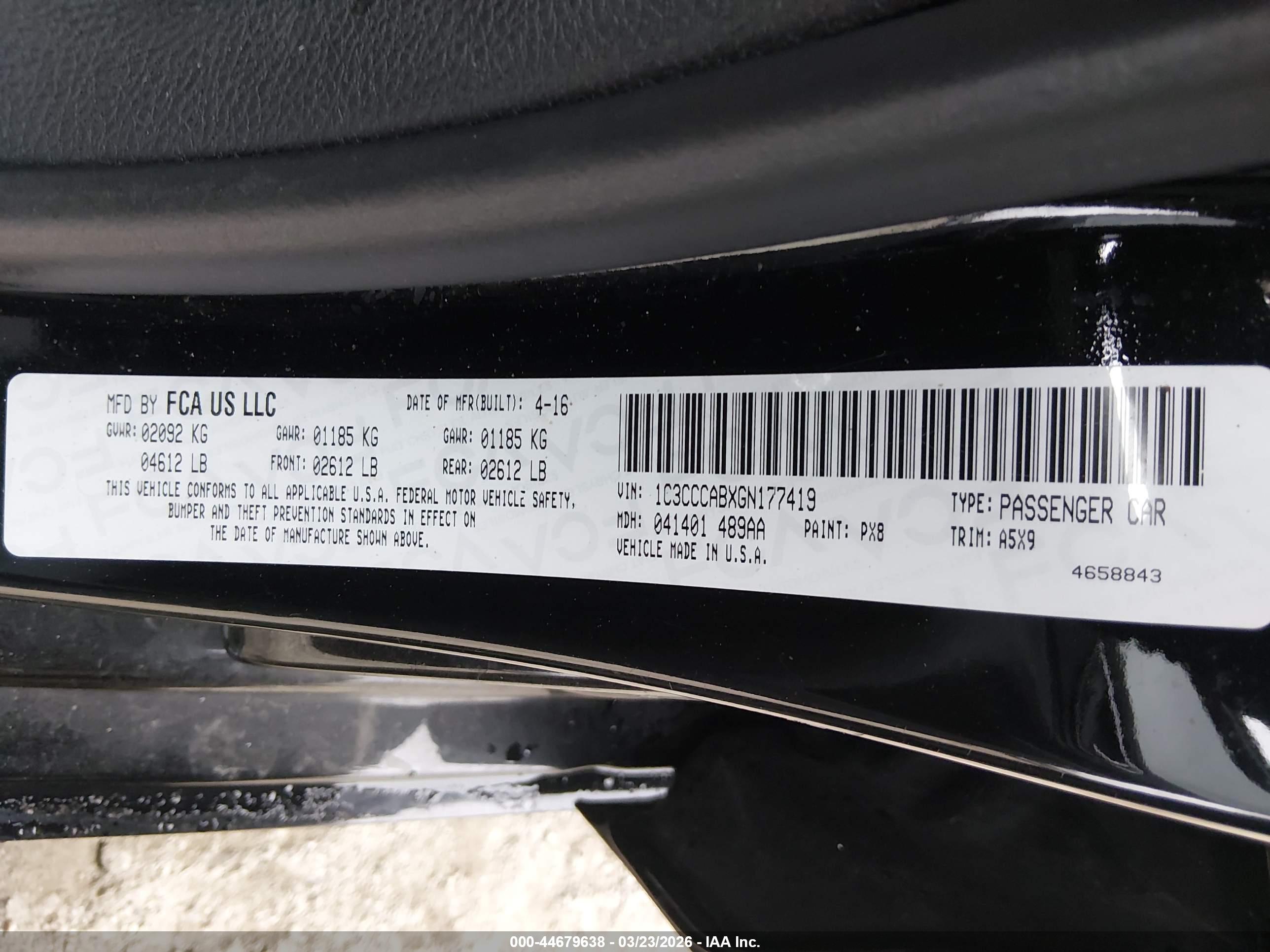 CHRYSLER 200 image 9