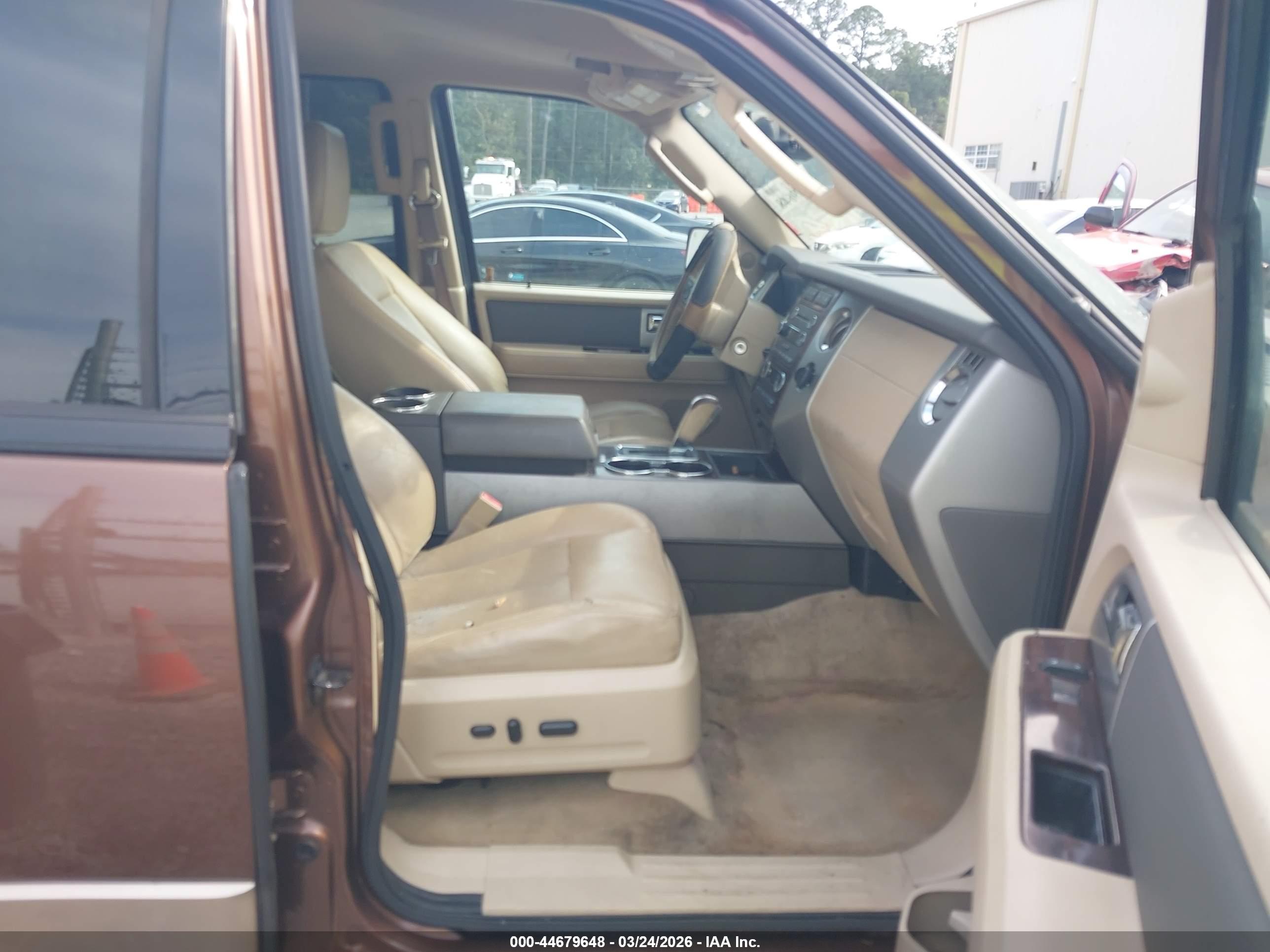 FORD EXPEDITION image 5