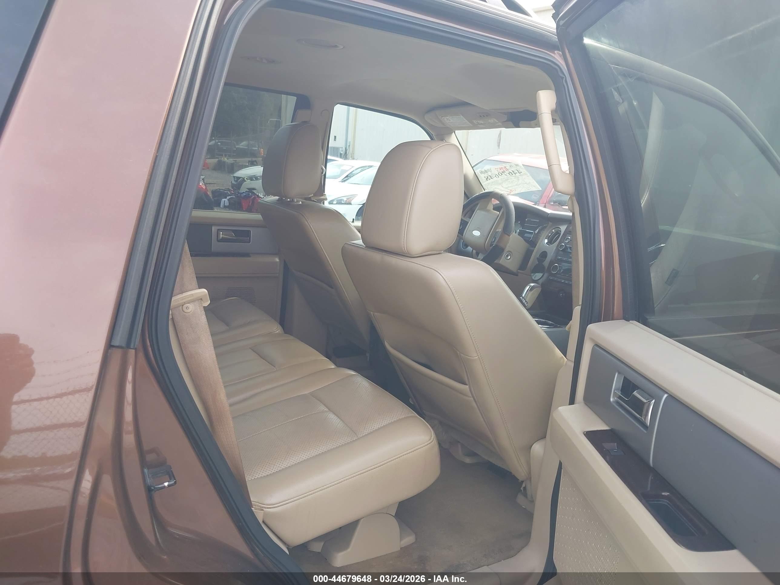 FORD EXPEDITION image 8