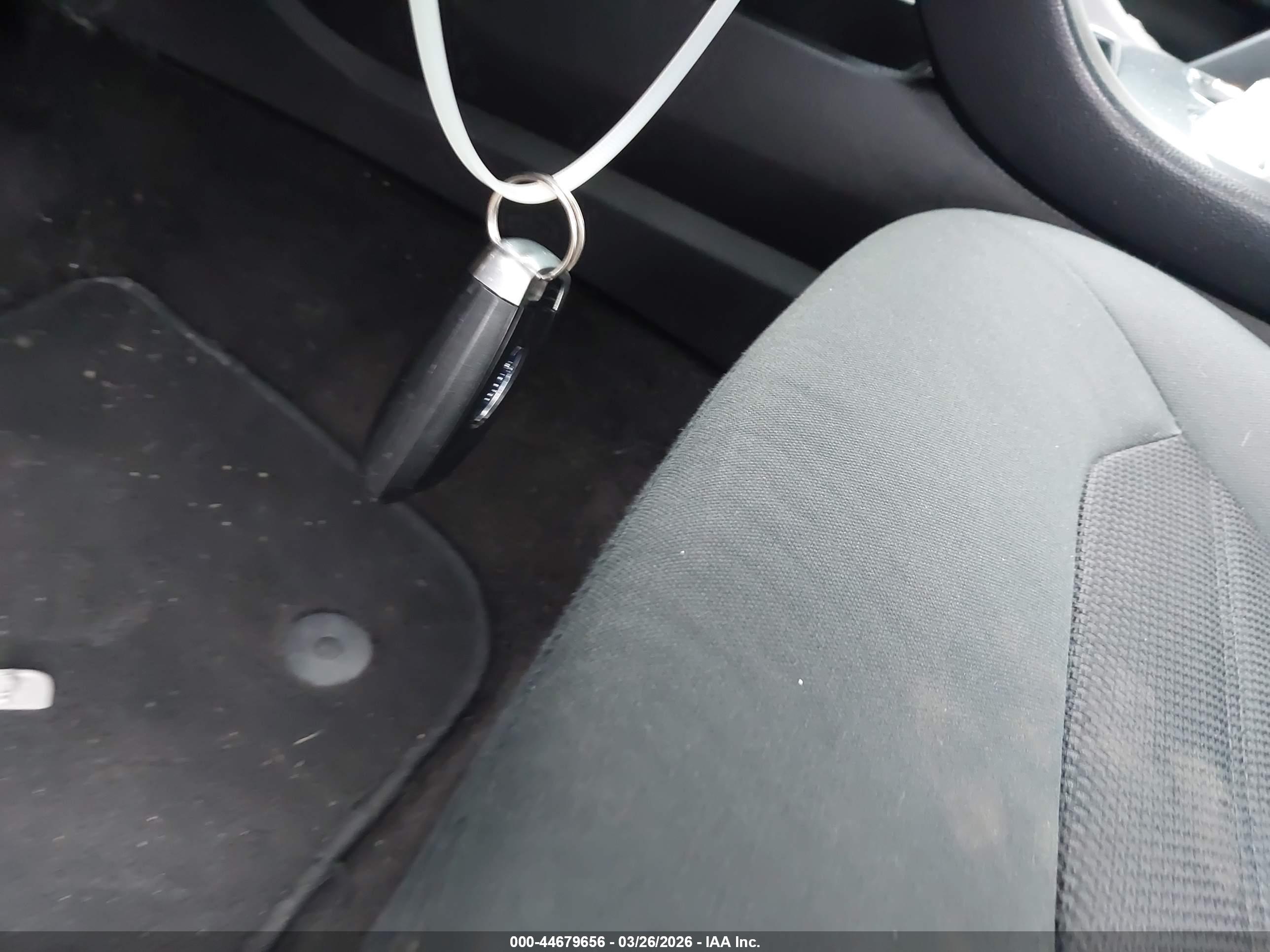 FORD FUSION image 11