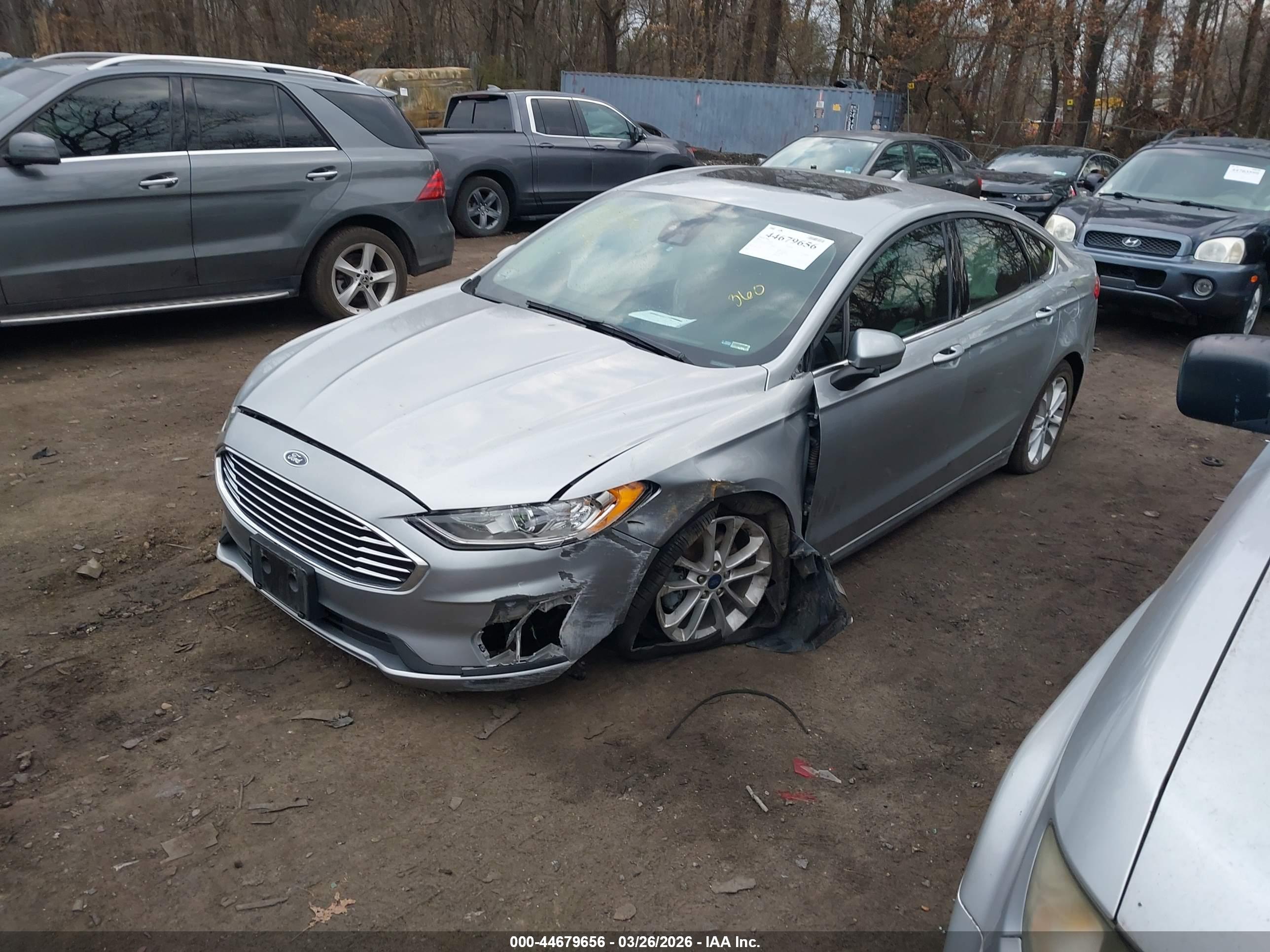 FORD FUSION image 6