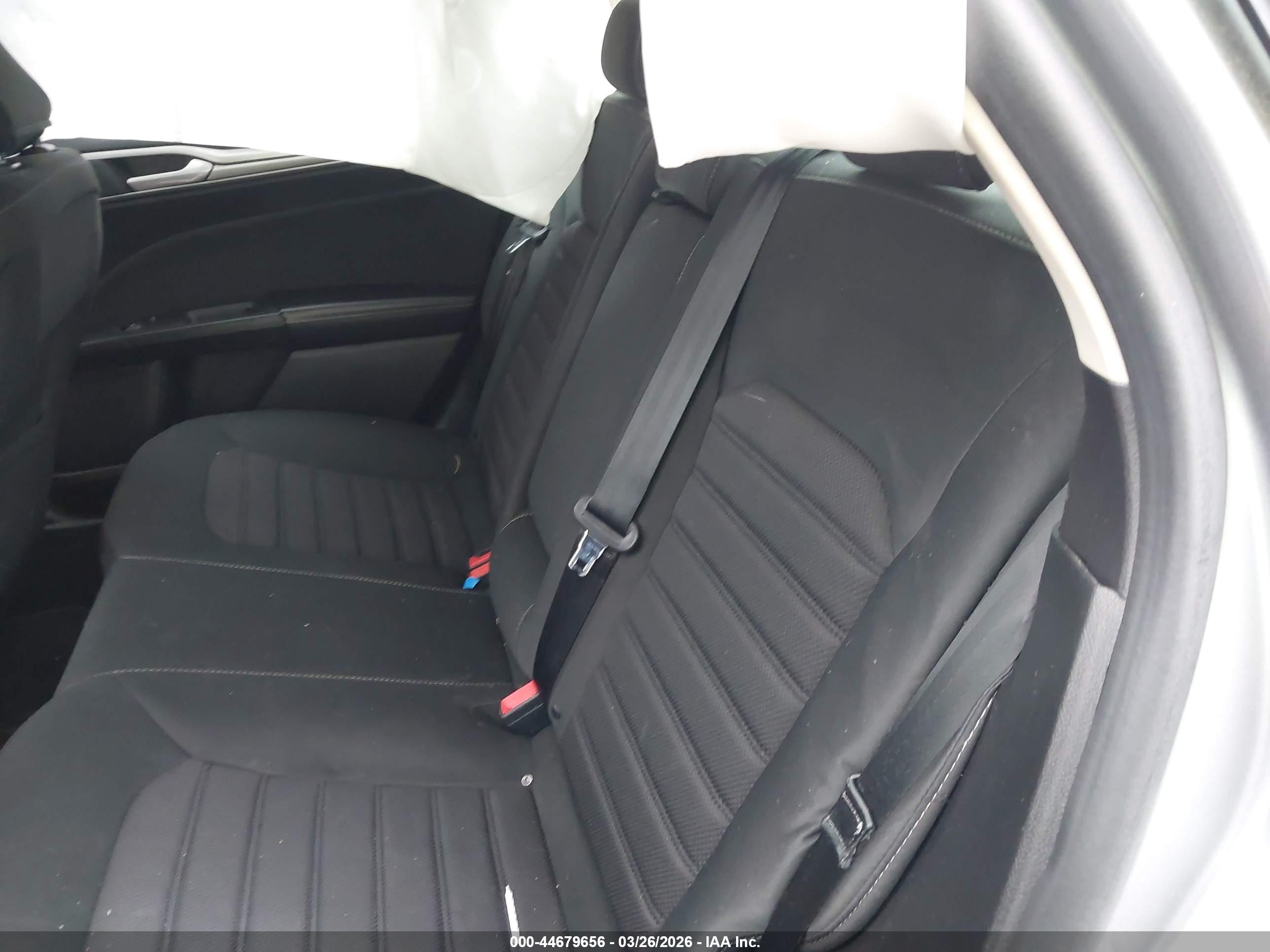 FORD FUSION image 8