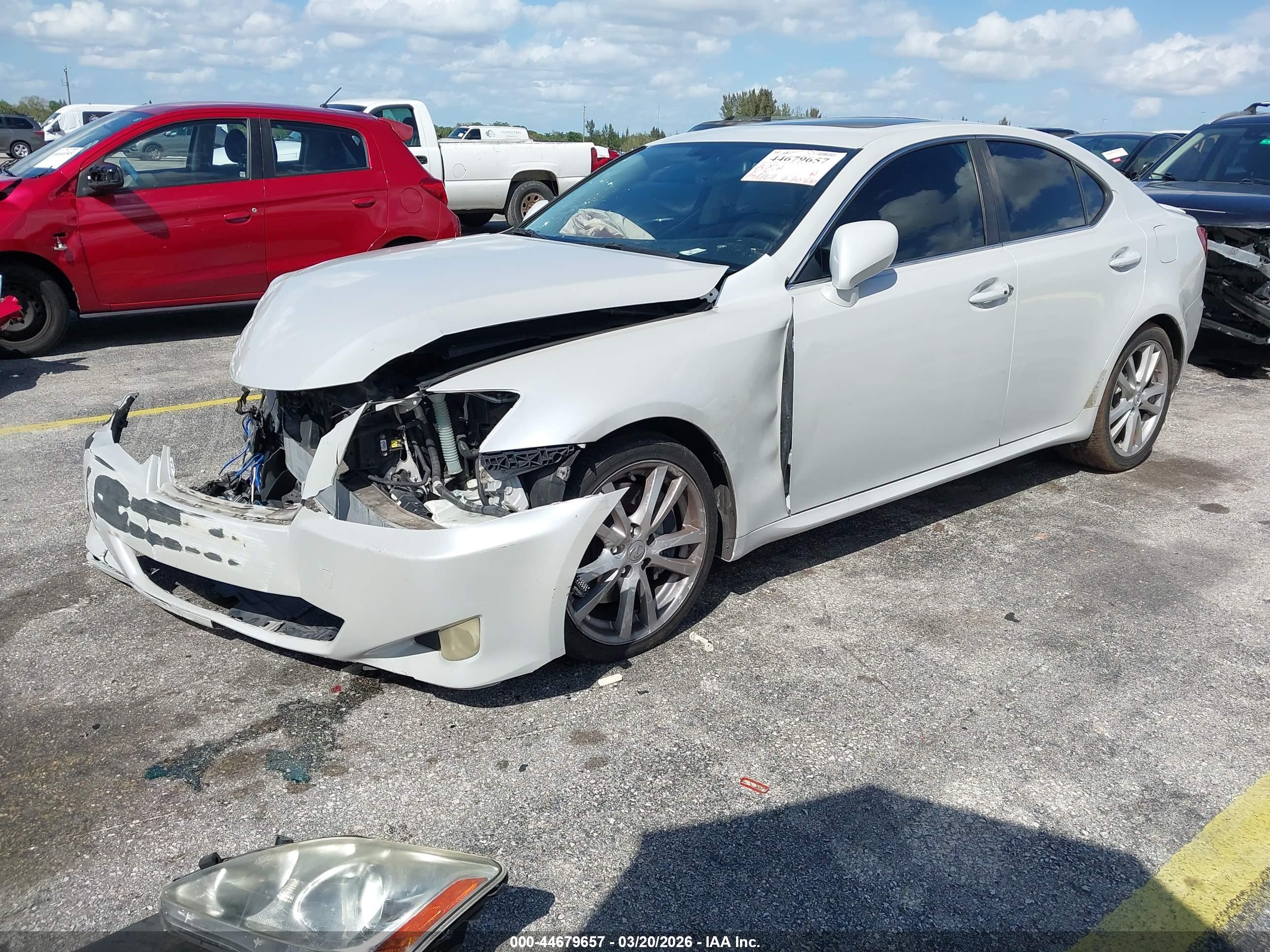 LEXUS IS image 2