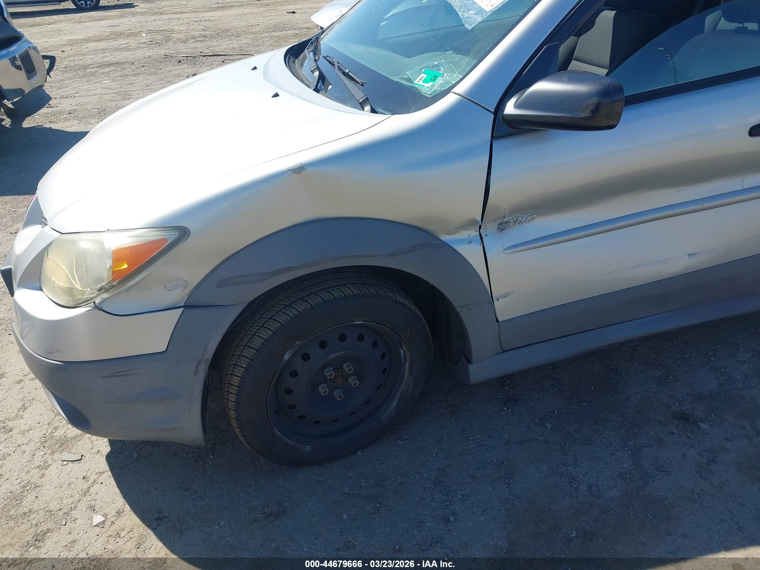 PONTIAC VIBE image 6