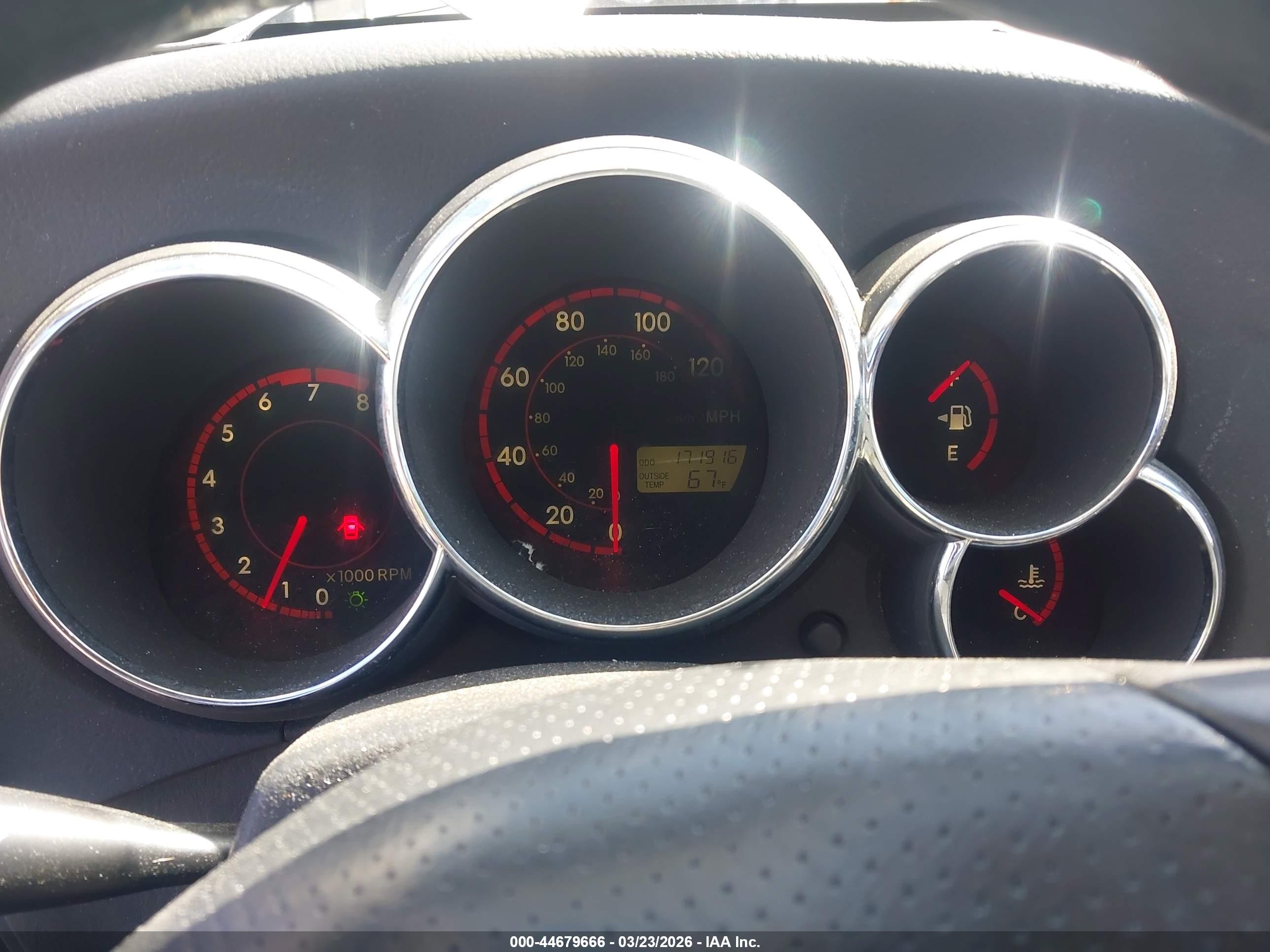 PONTIAC VIBE image 7