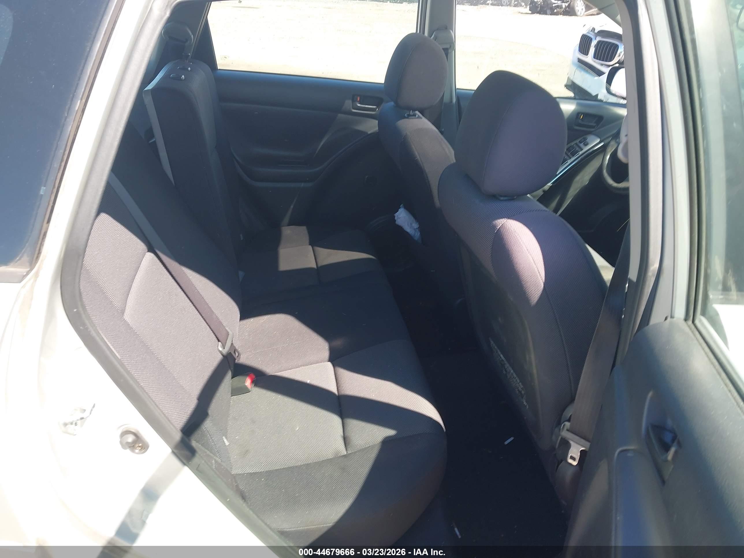 PONTIAC VIBE image 8