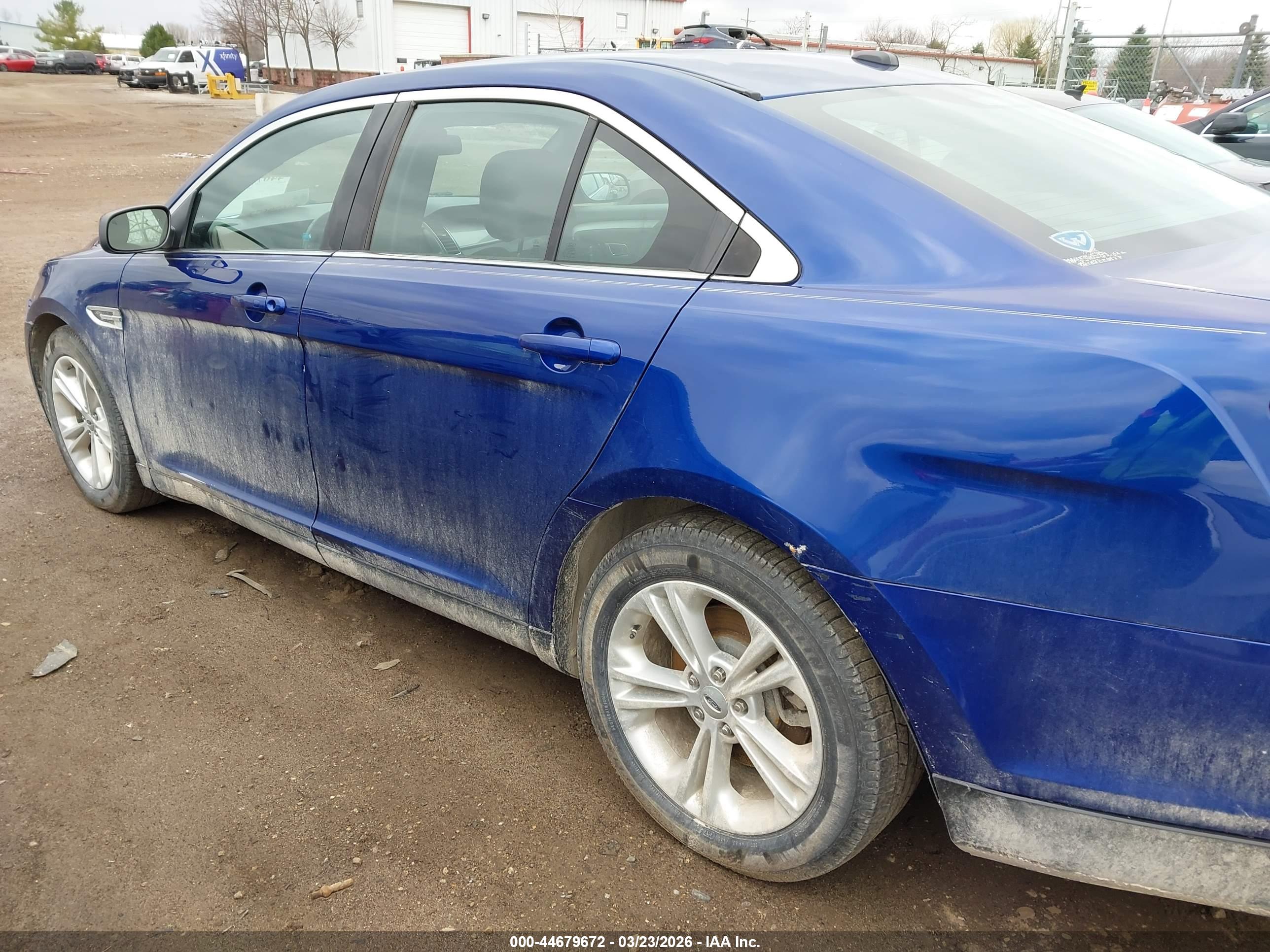 FORD TAURUS image 3