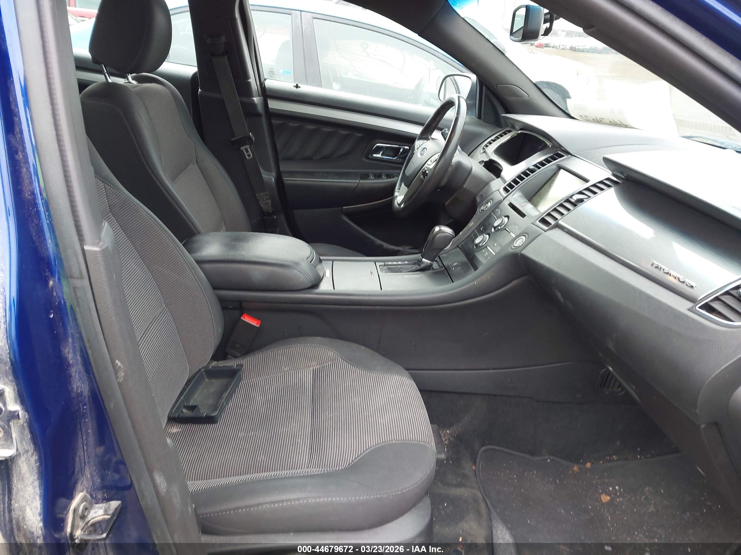 FORD TAURUS image 5