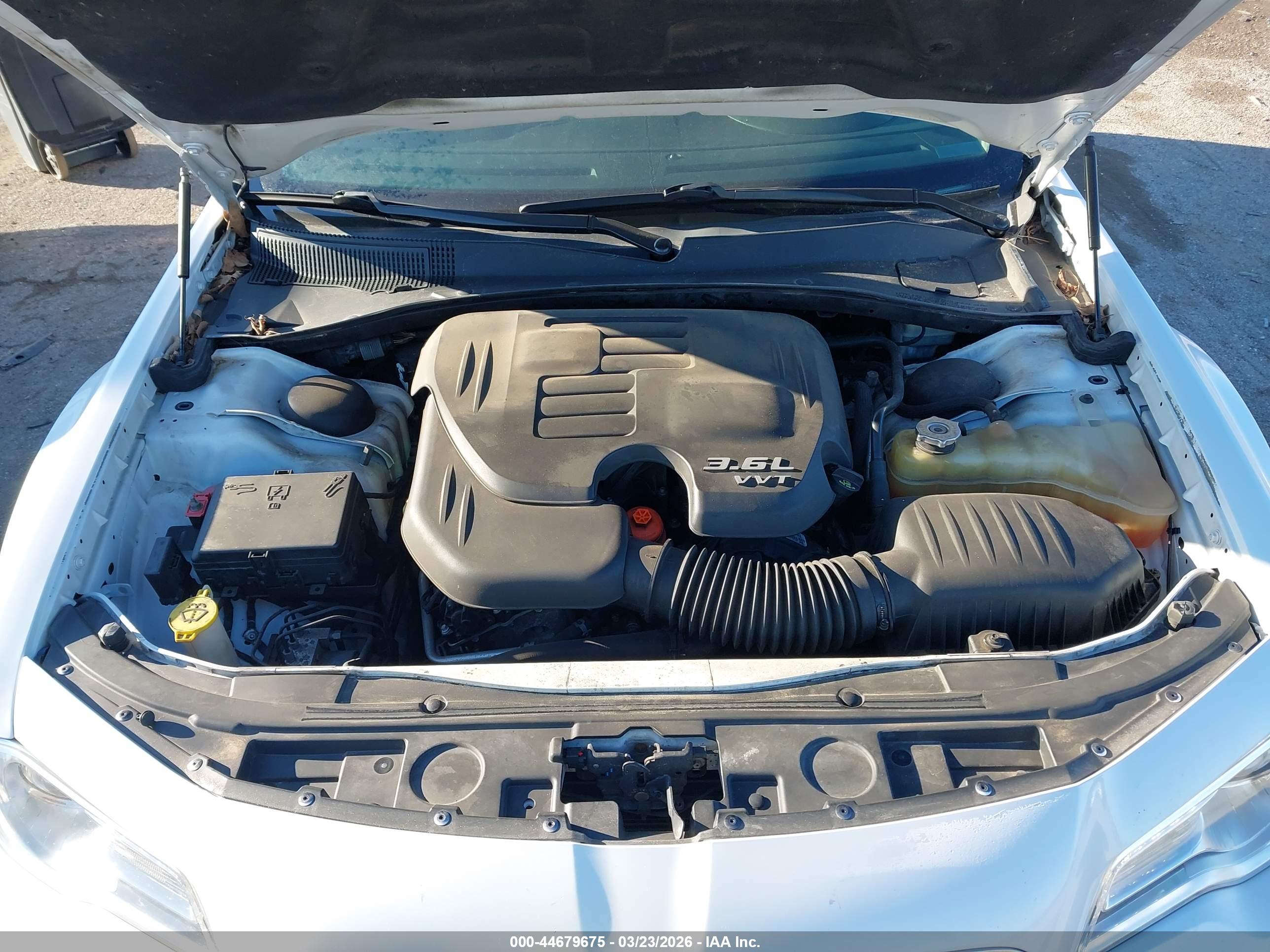 CHRYSLER 300C image 10