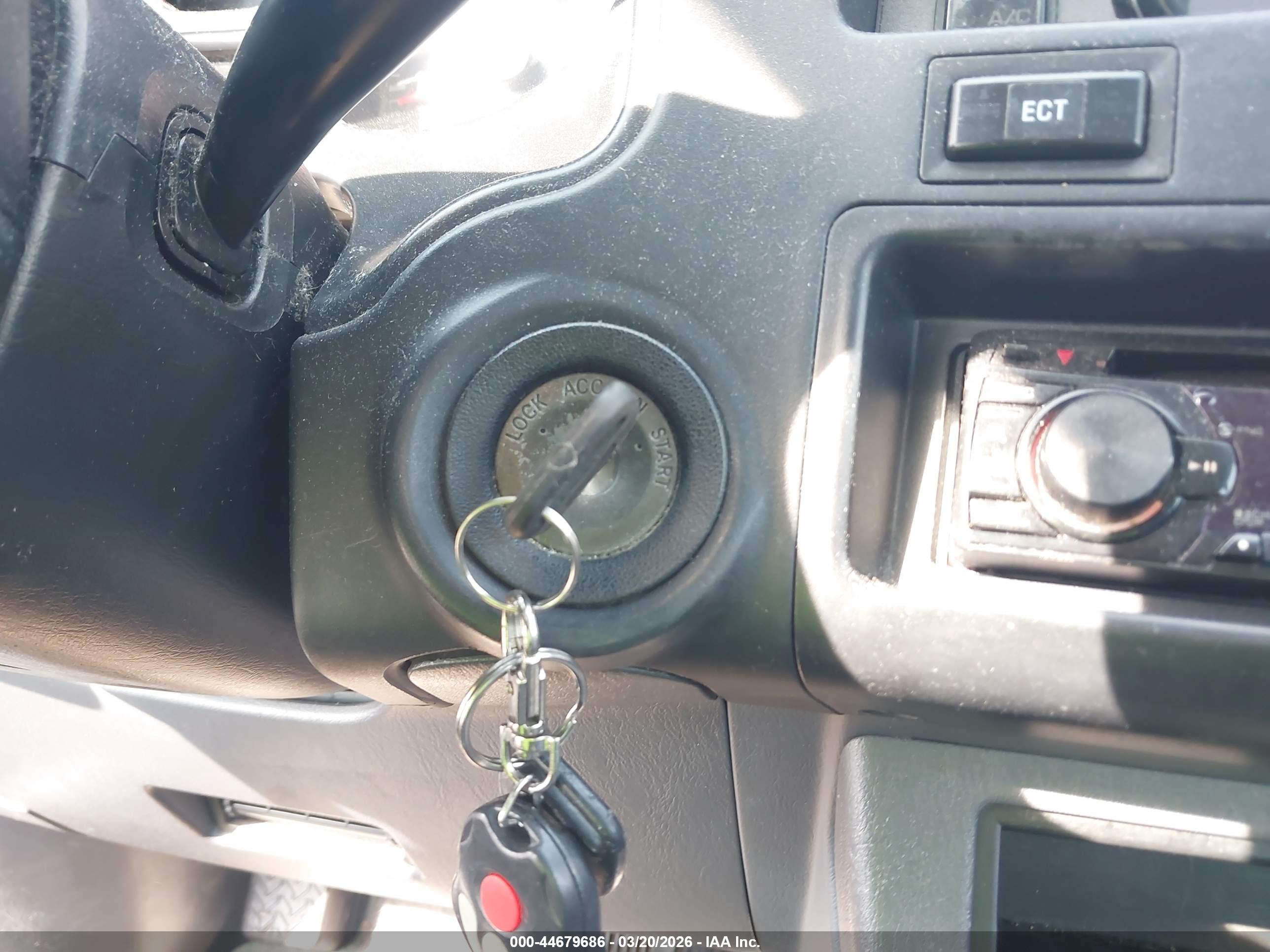 TOYOTA RAV4 image 11