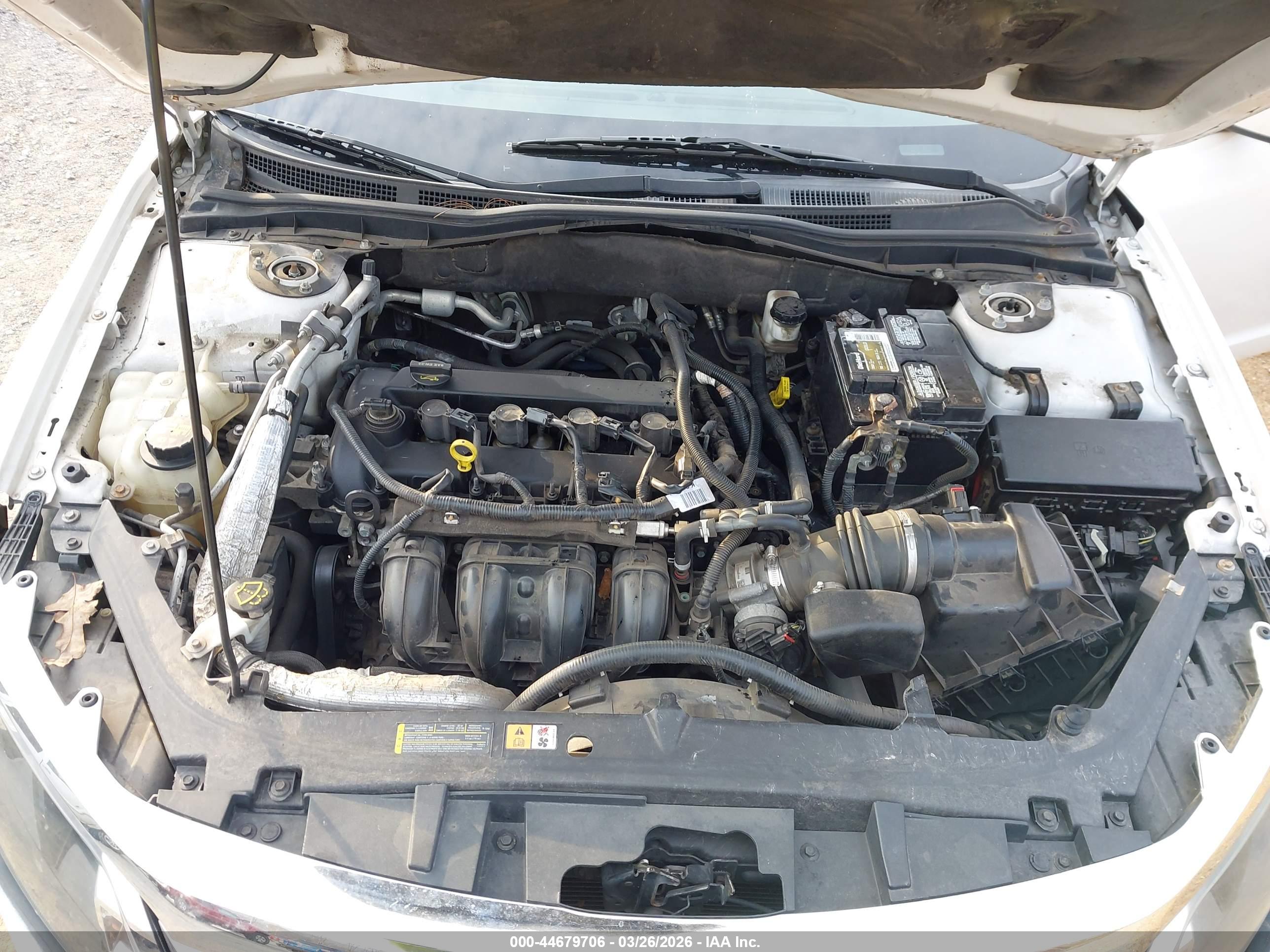 FORD FUSION image 10