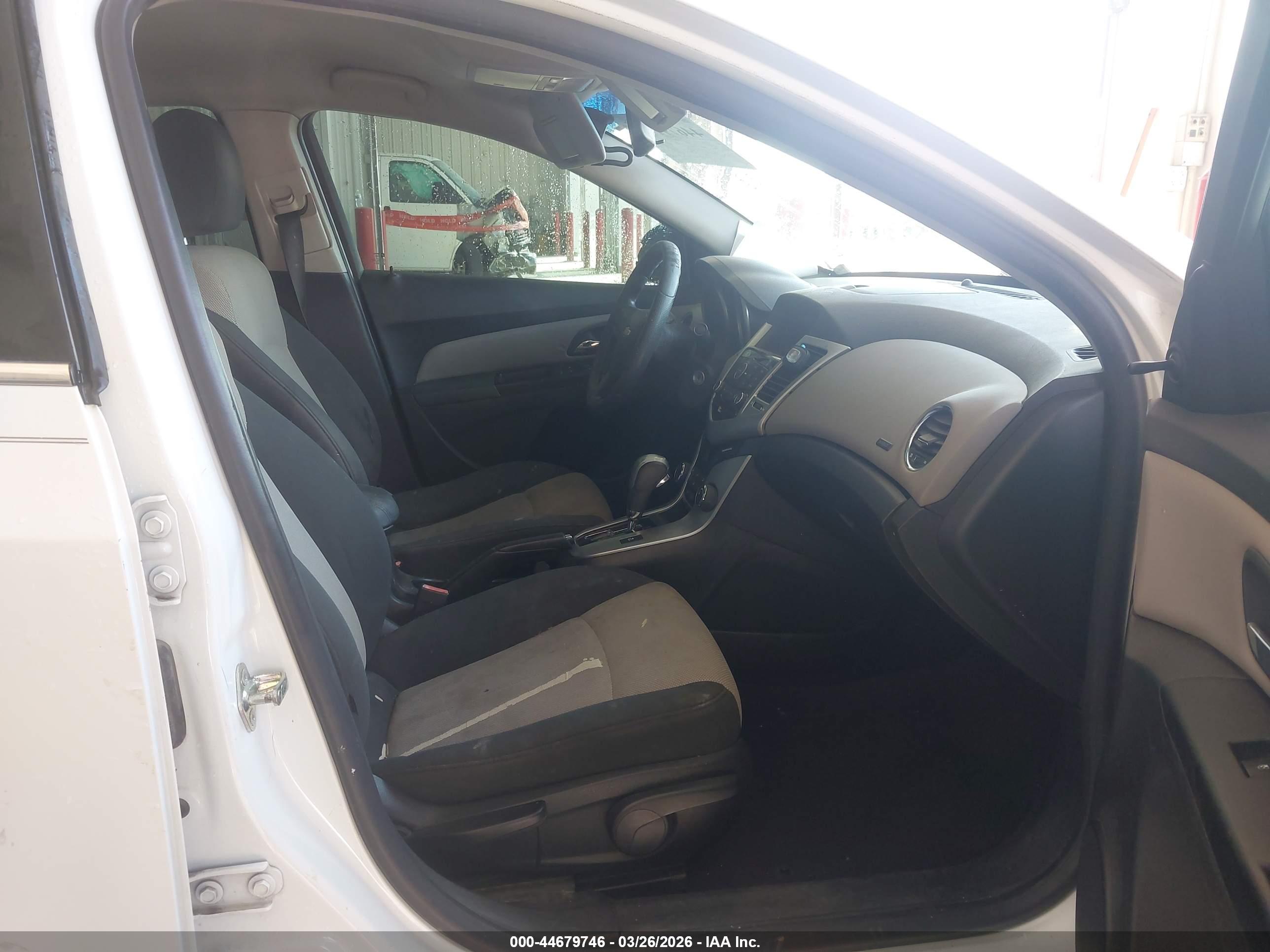 CHEVROLET CRUZE image 5