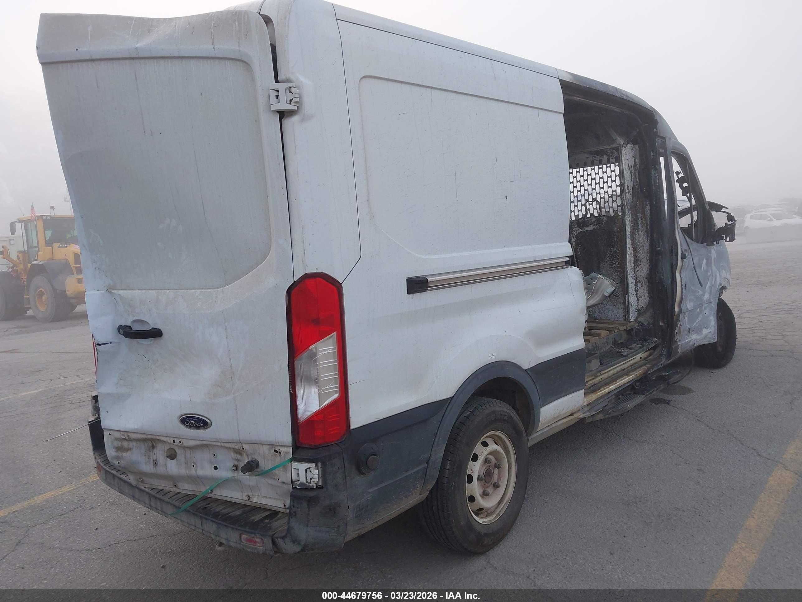 FORD TRANSIT-150 image 4